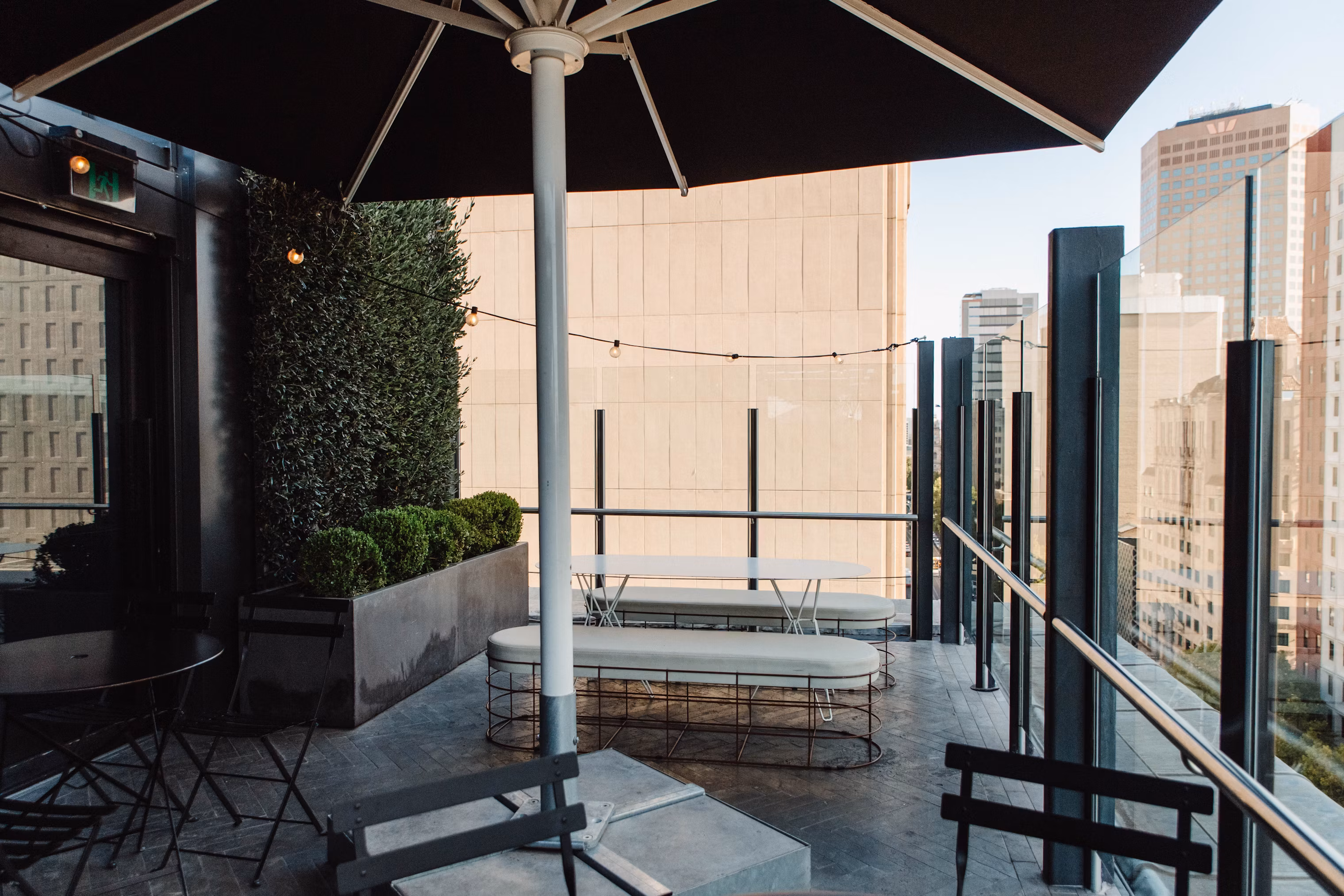 Garden, 2KW Bar & Restaurant image 2