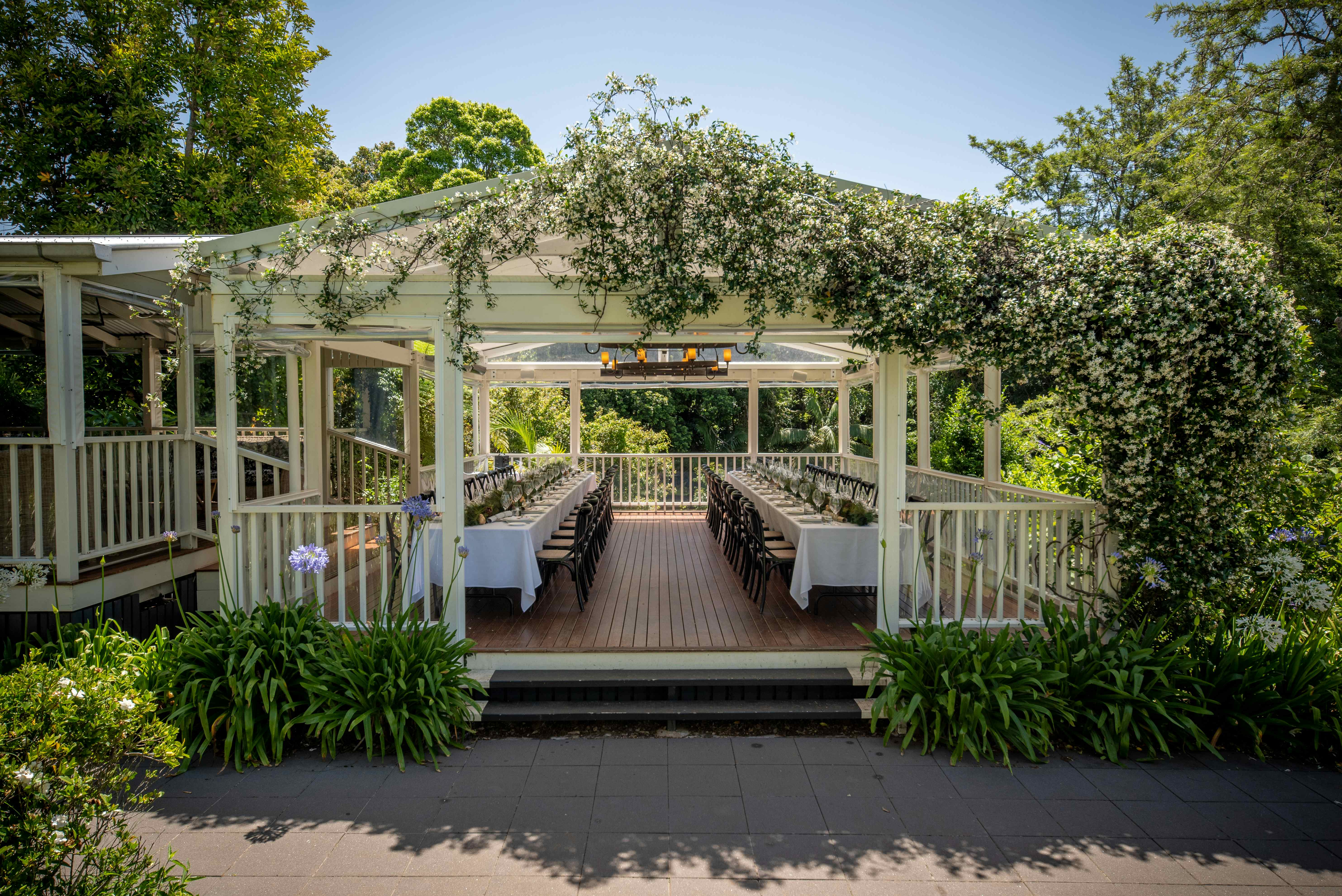 Library Deck, Spicers Clovelly Estate image 3