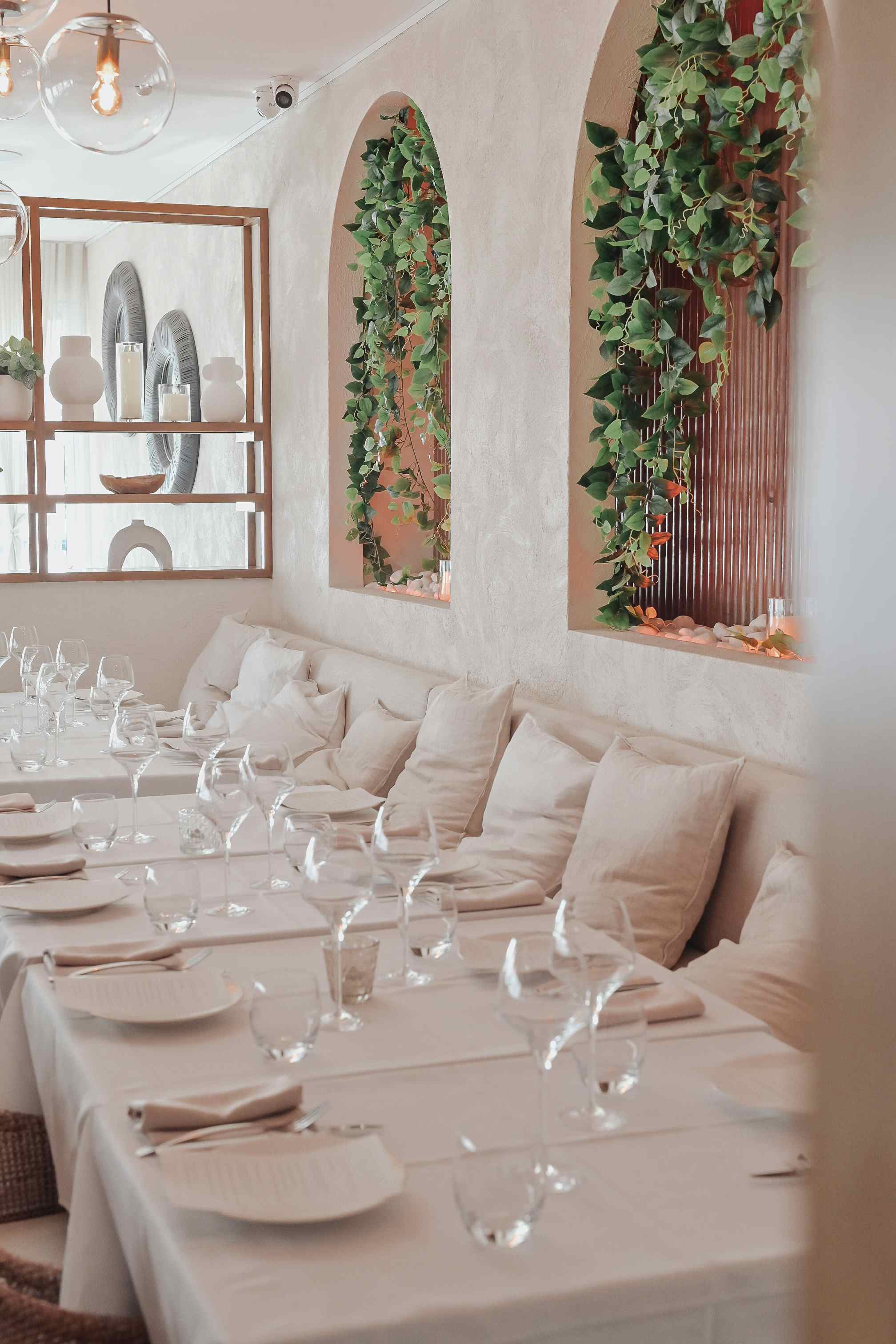 La Luna Dining image 3