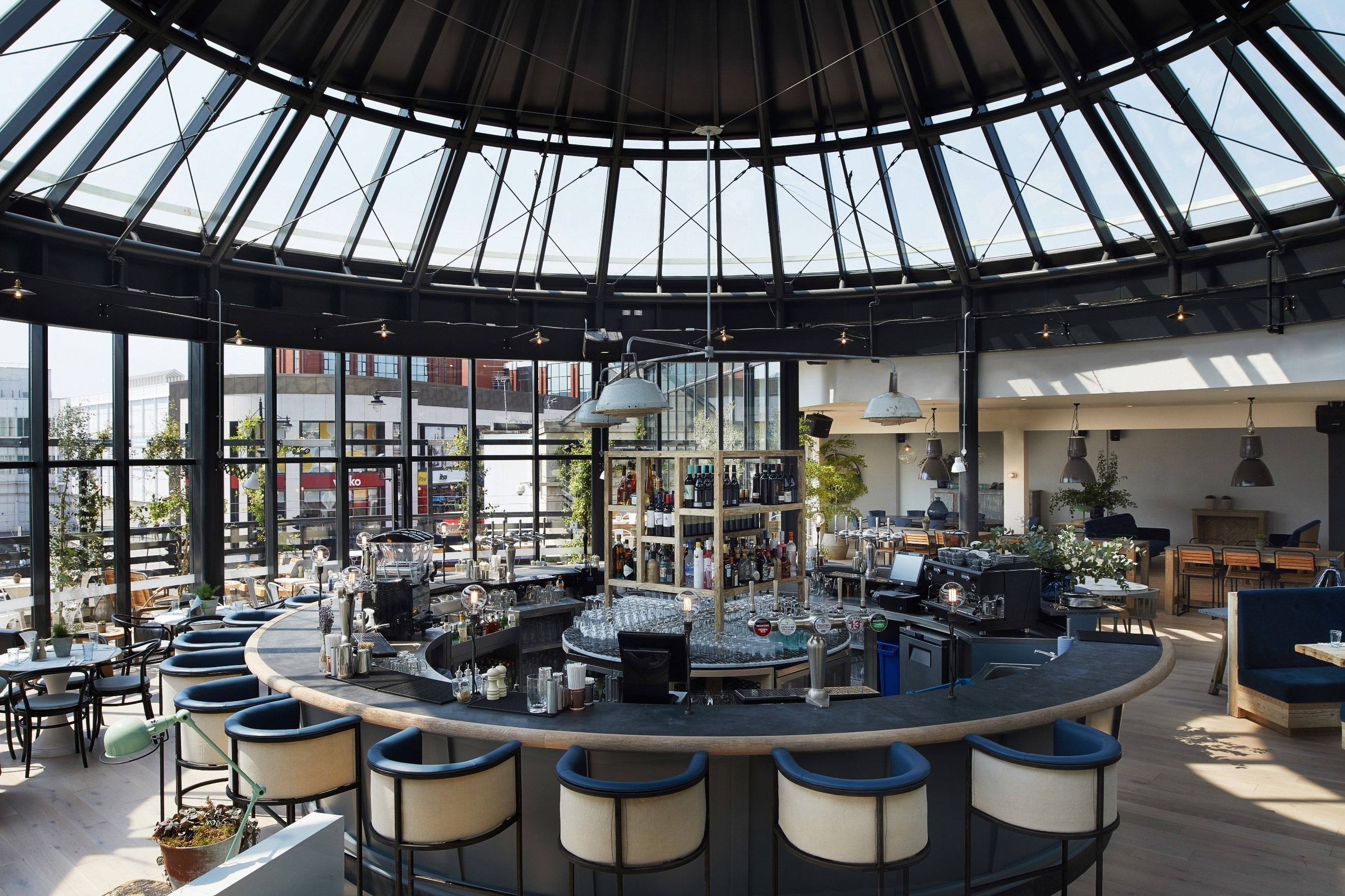 A rooftop bar in the heart of Wimbledon: 601 Queen’s Road1