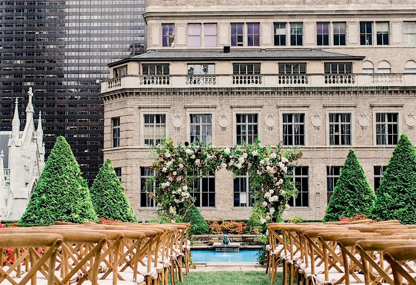 Enjoy an intimate, serene escape in the heart of the city: 620 Loft & Garden image 2