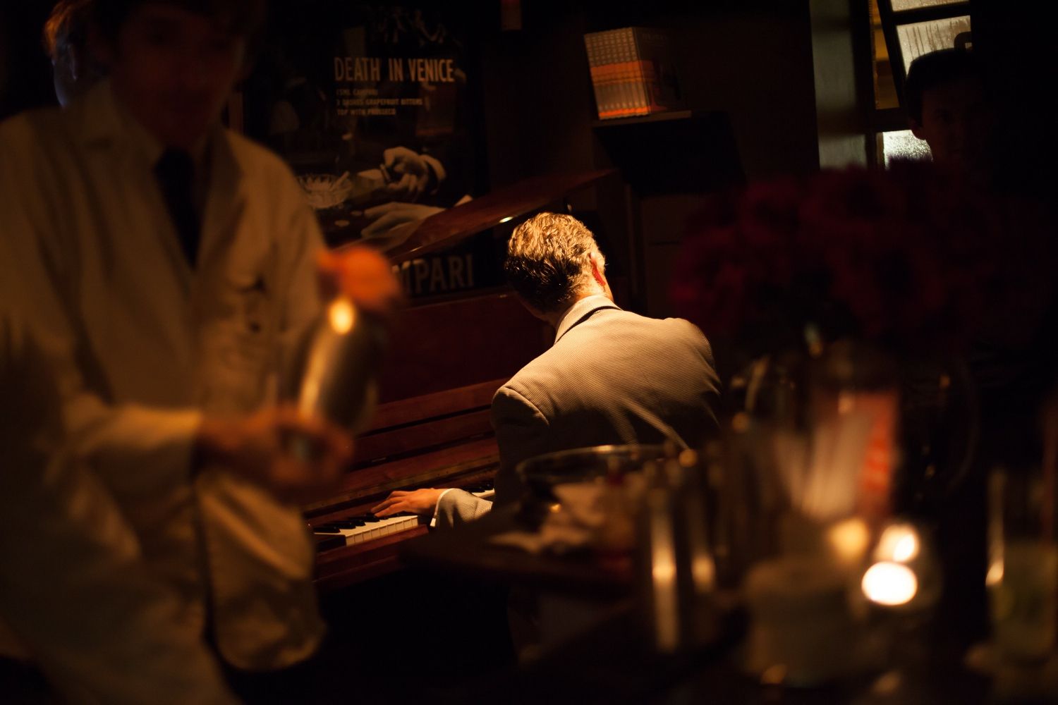 69 colebrooke row cocktail bar angel london pianist