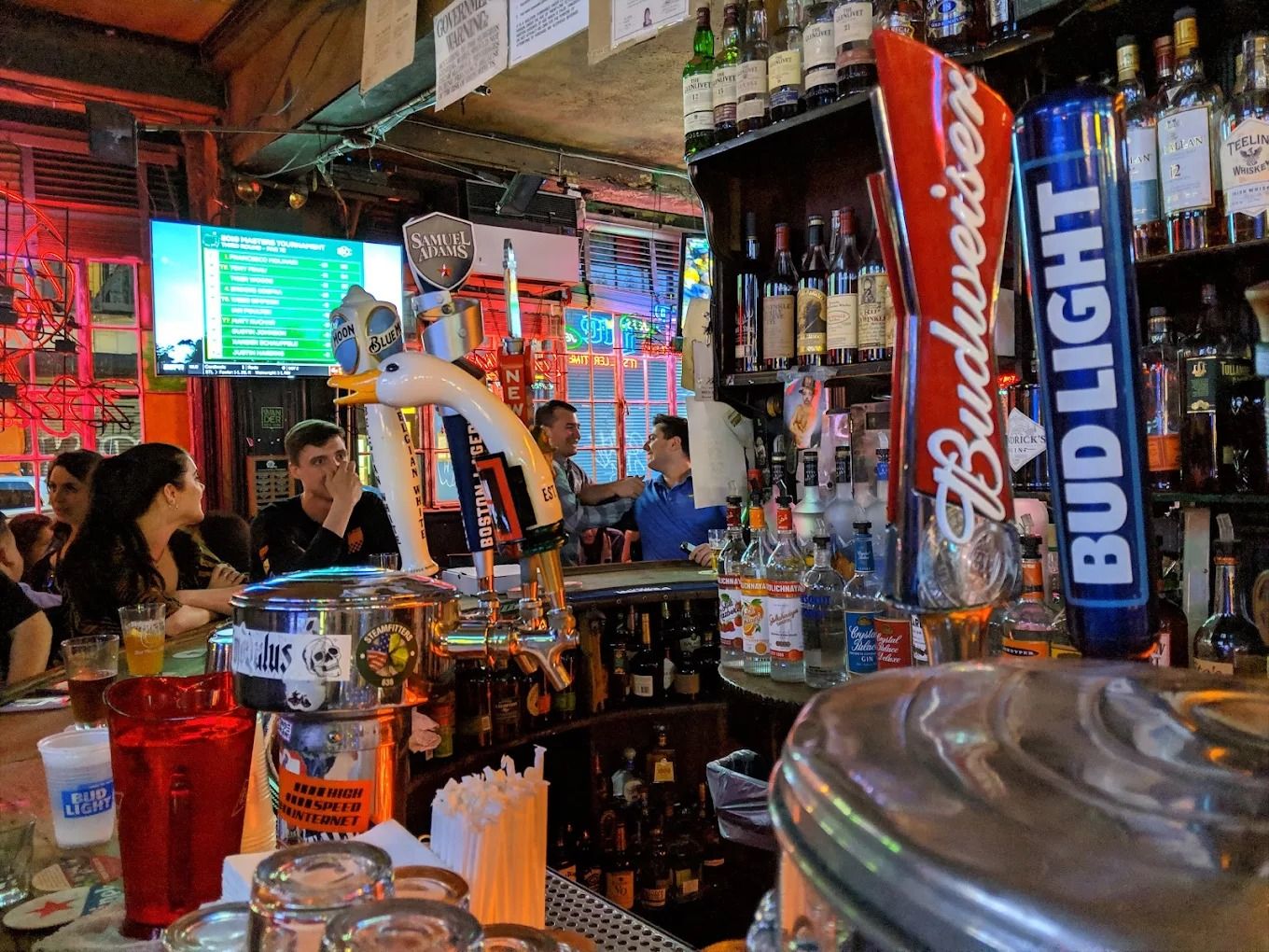 The godfather of dive bars... dun dun: 7b Horseshoe Bar image 3