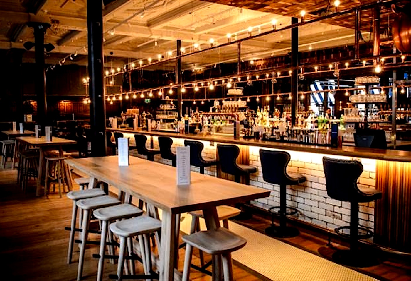 Albert Schloss Manchester Spinningfields bar 1