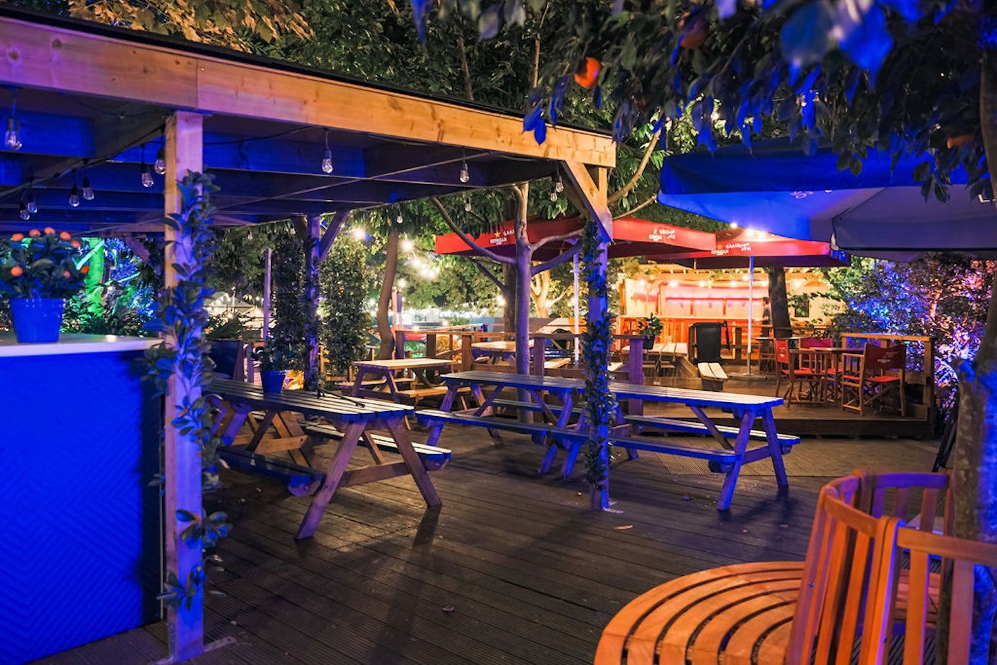 Between the Bridges:The Garden / Alpine Lodge Unique Christmas Party Venue 