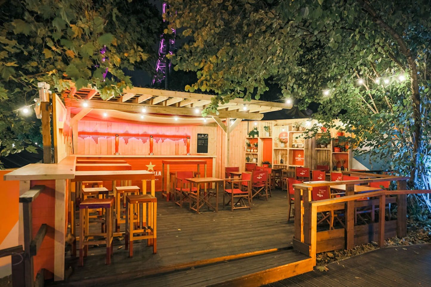 Between the Bridges:The Garden / Alpine Lodge Unique Christmas Party Venue 