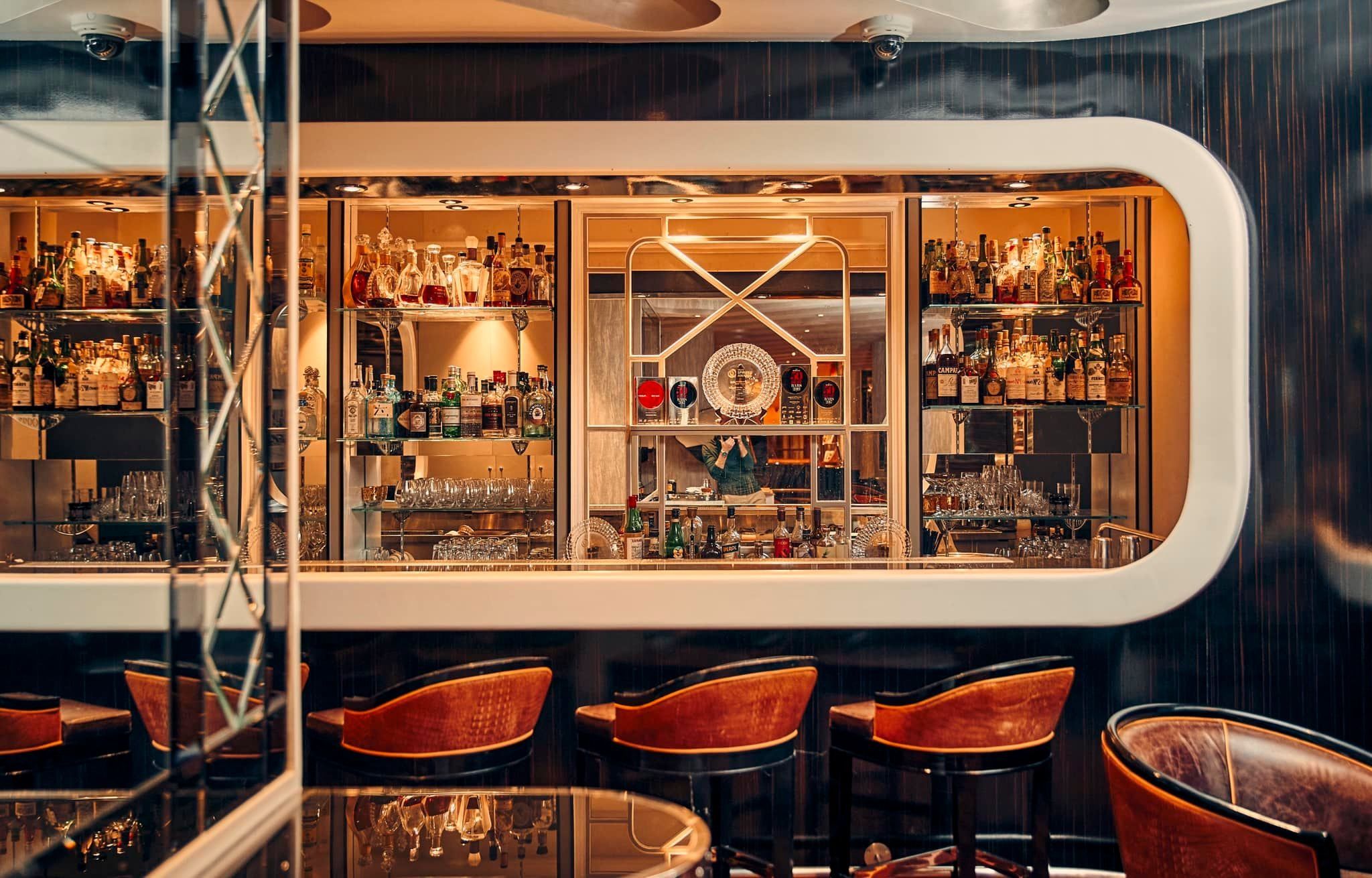 american bar savoy embankment