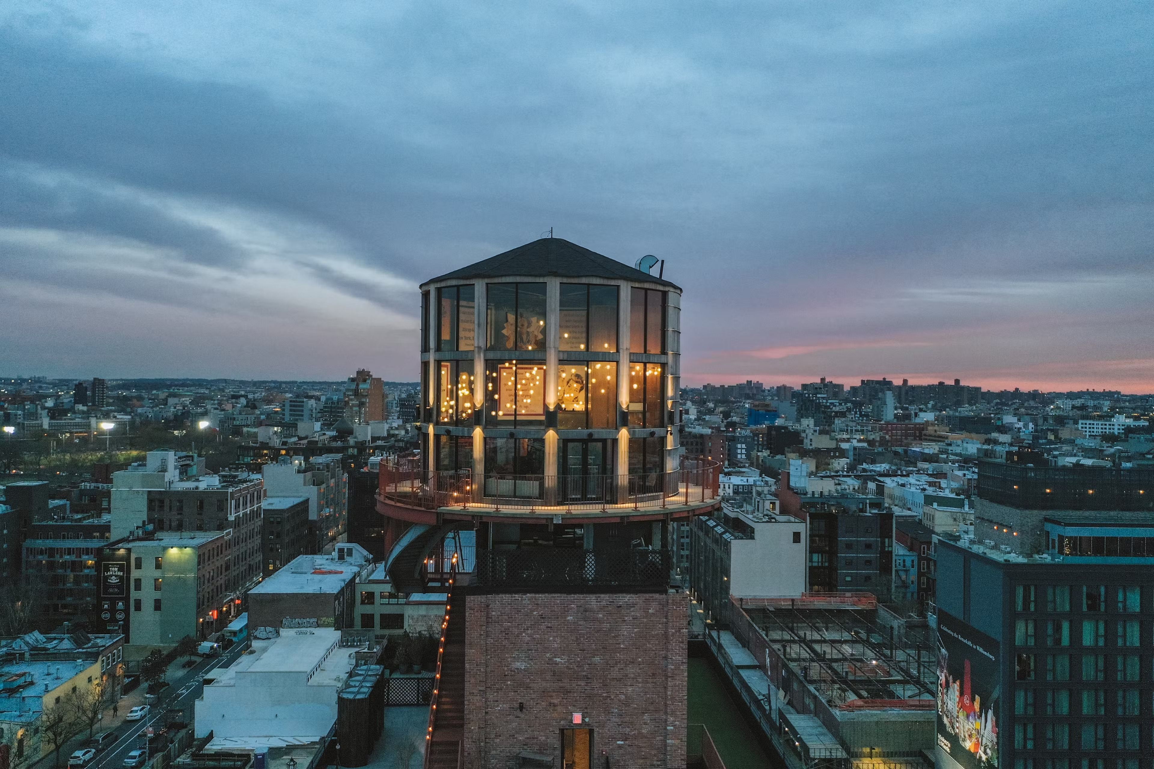 Flexible meetings and rooftop charm: Arlo Williamsburg image 2