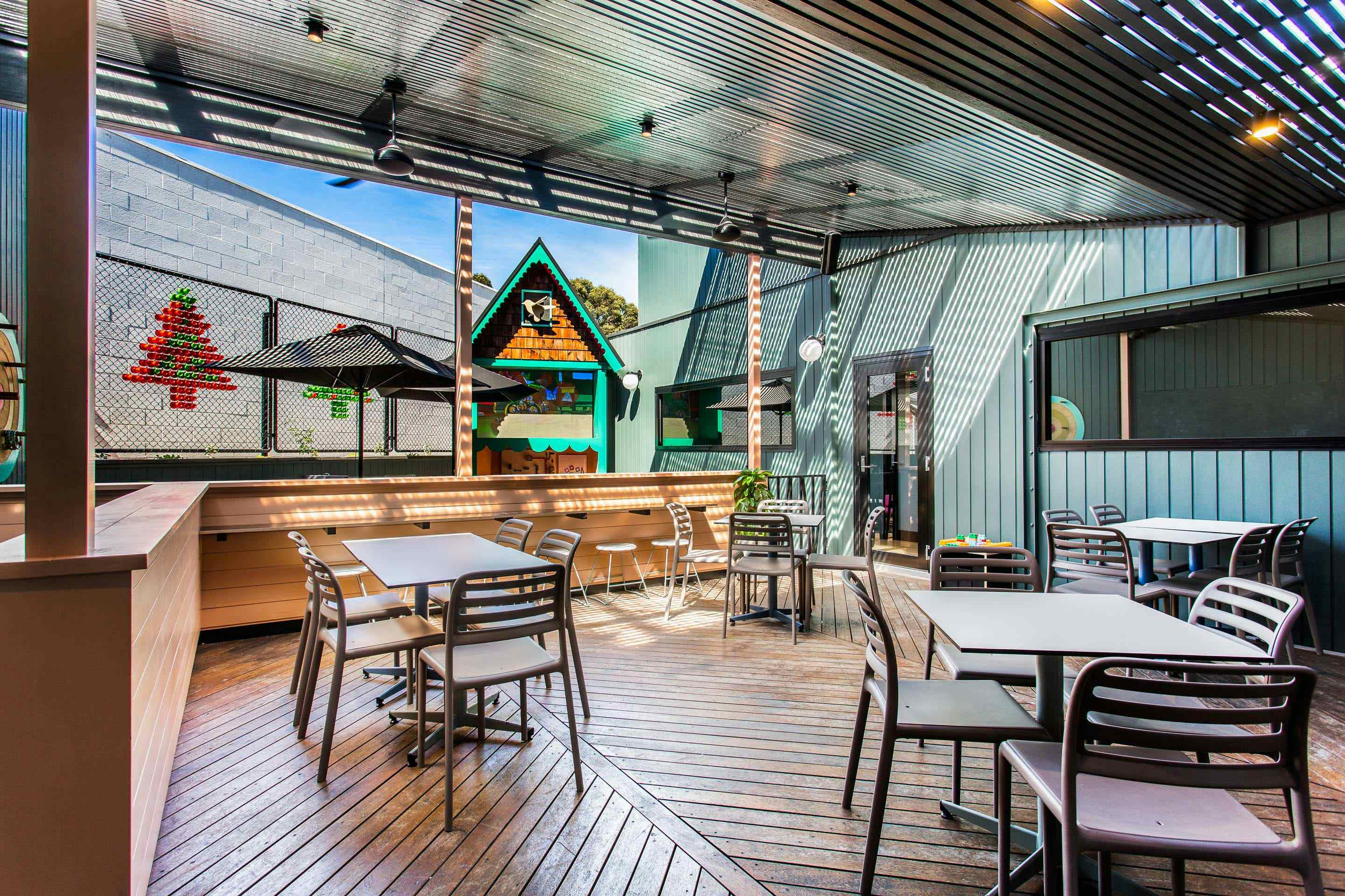 Bob & Olives Garden, Parkside Hotel1