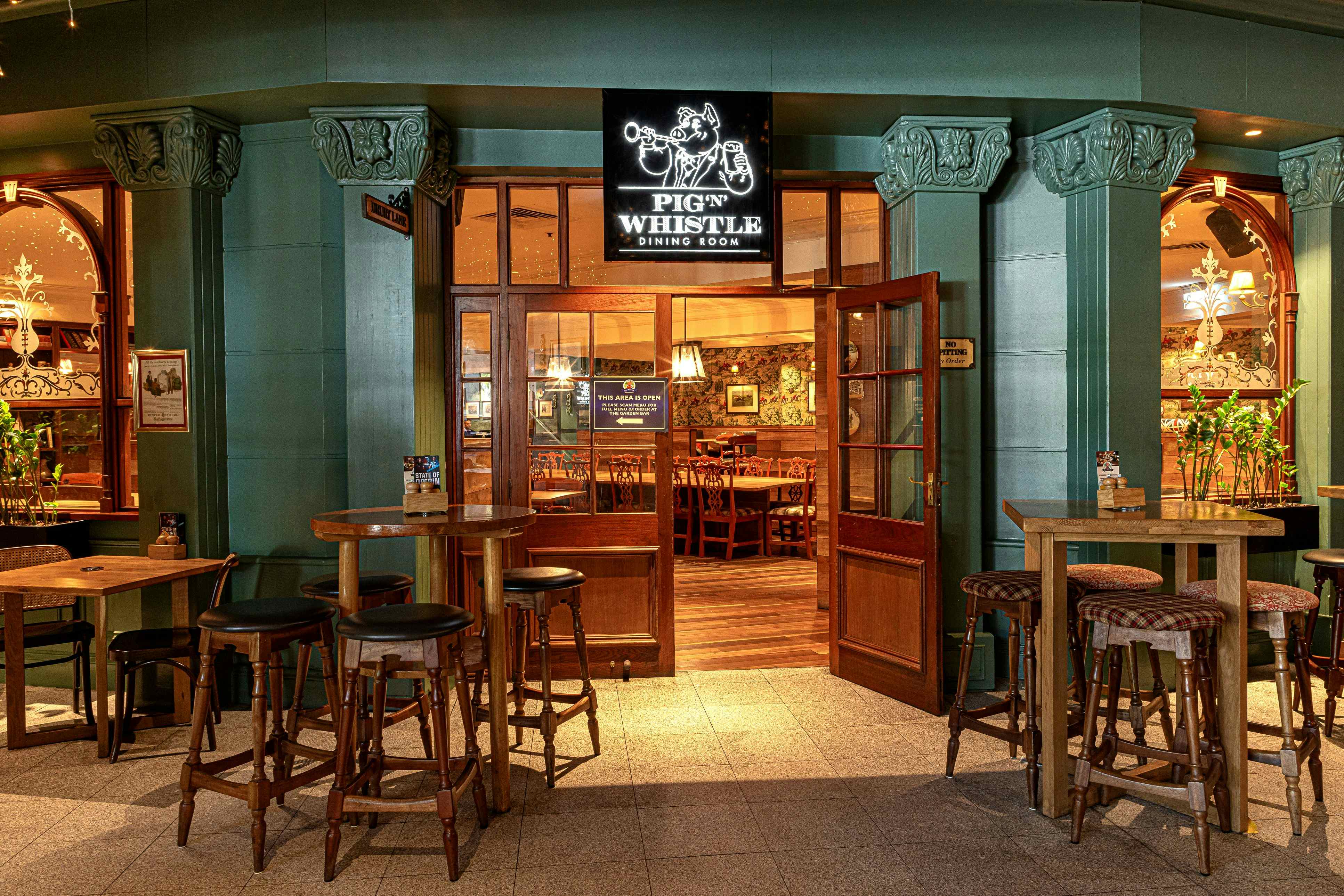 Pig 'N' Whistle Indooroopilly | Exclusive Hire Bottle Lane | Venue Hire Brisbane | 2