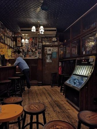 10 Fab Bars Near Oxford Street Hire Now