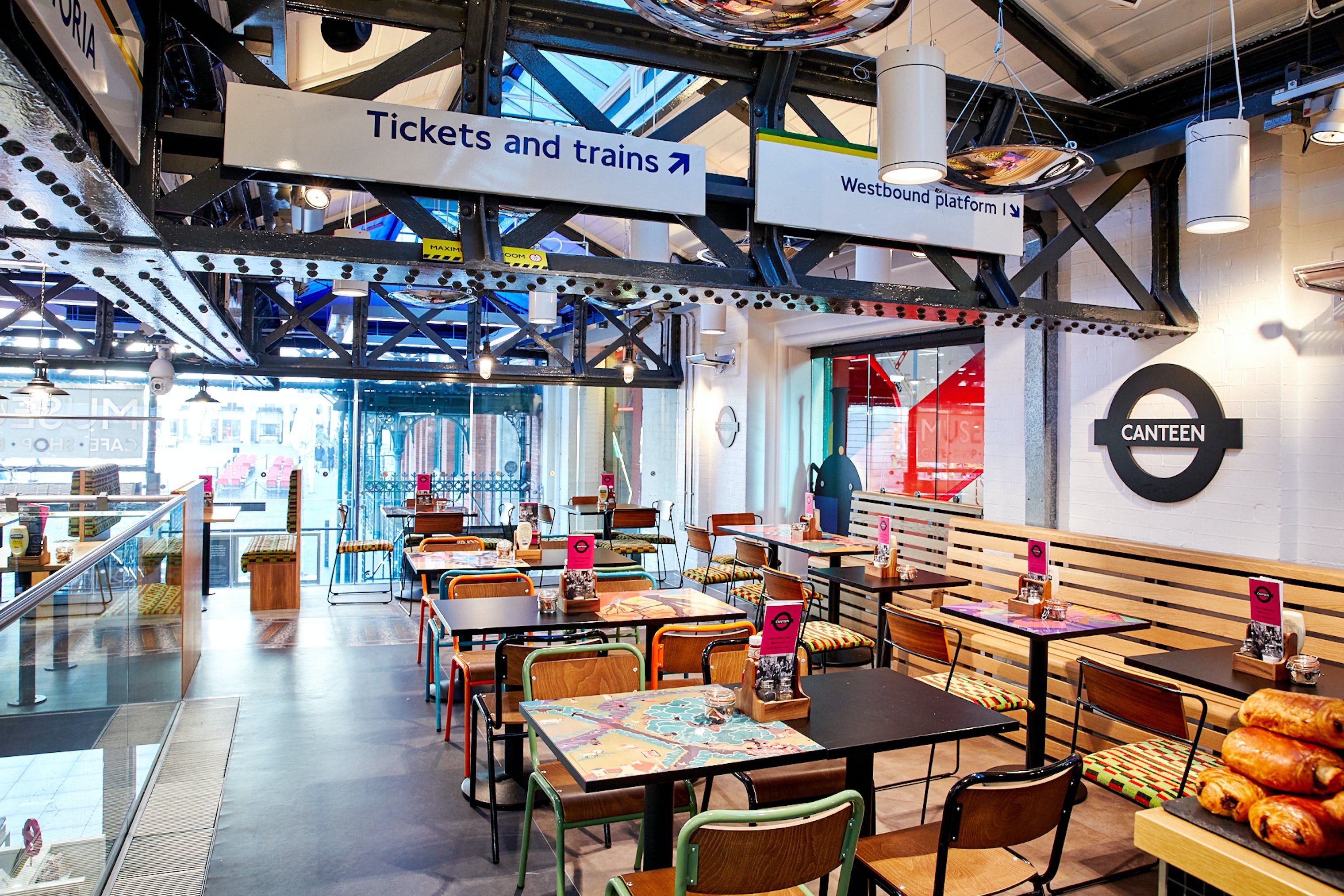 COVENT GARDEN LONDON TRANSPORT MUSEUM 2