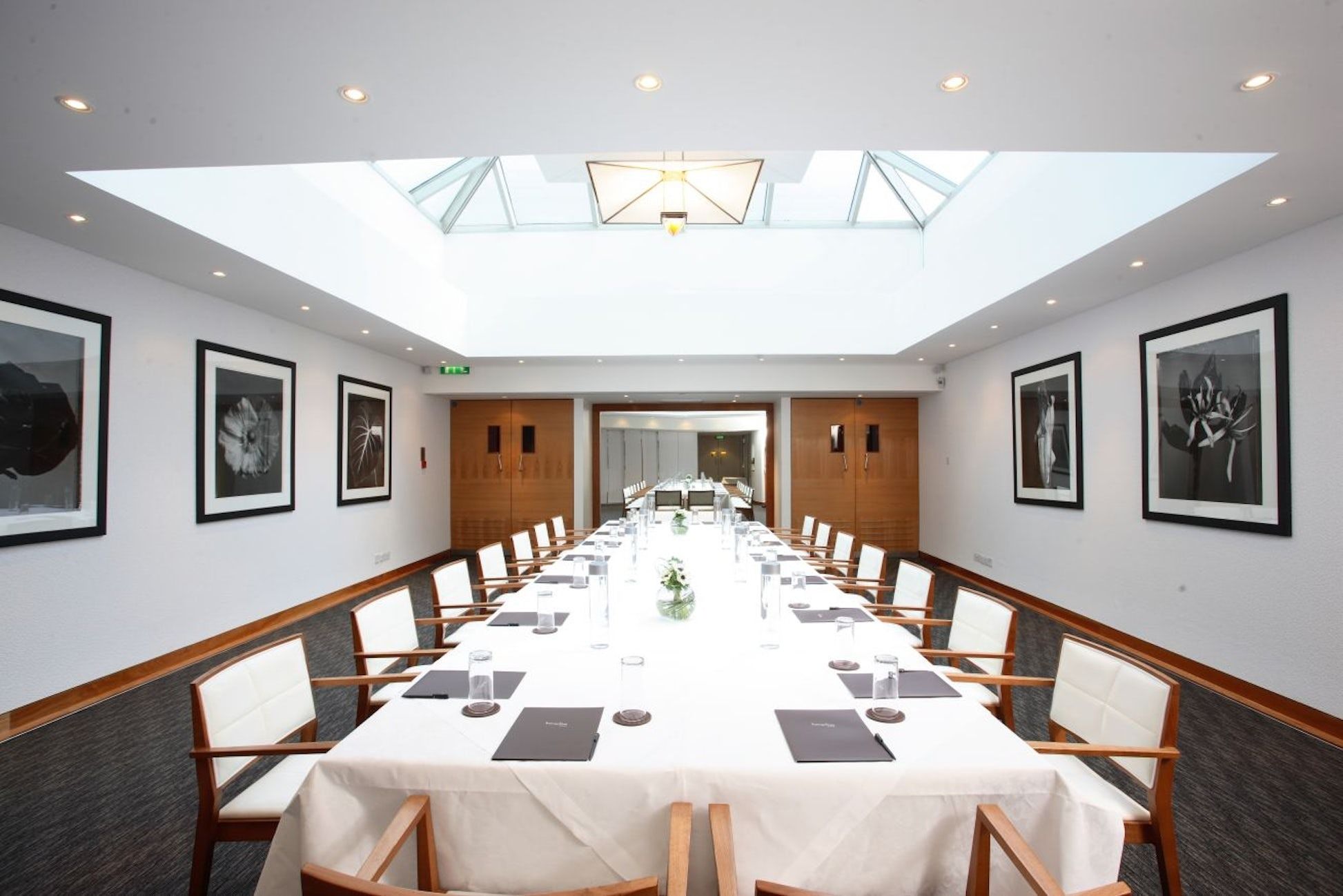 A bright meeting space for big ideas: COMO Metropolitan London image 2