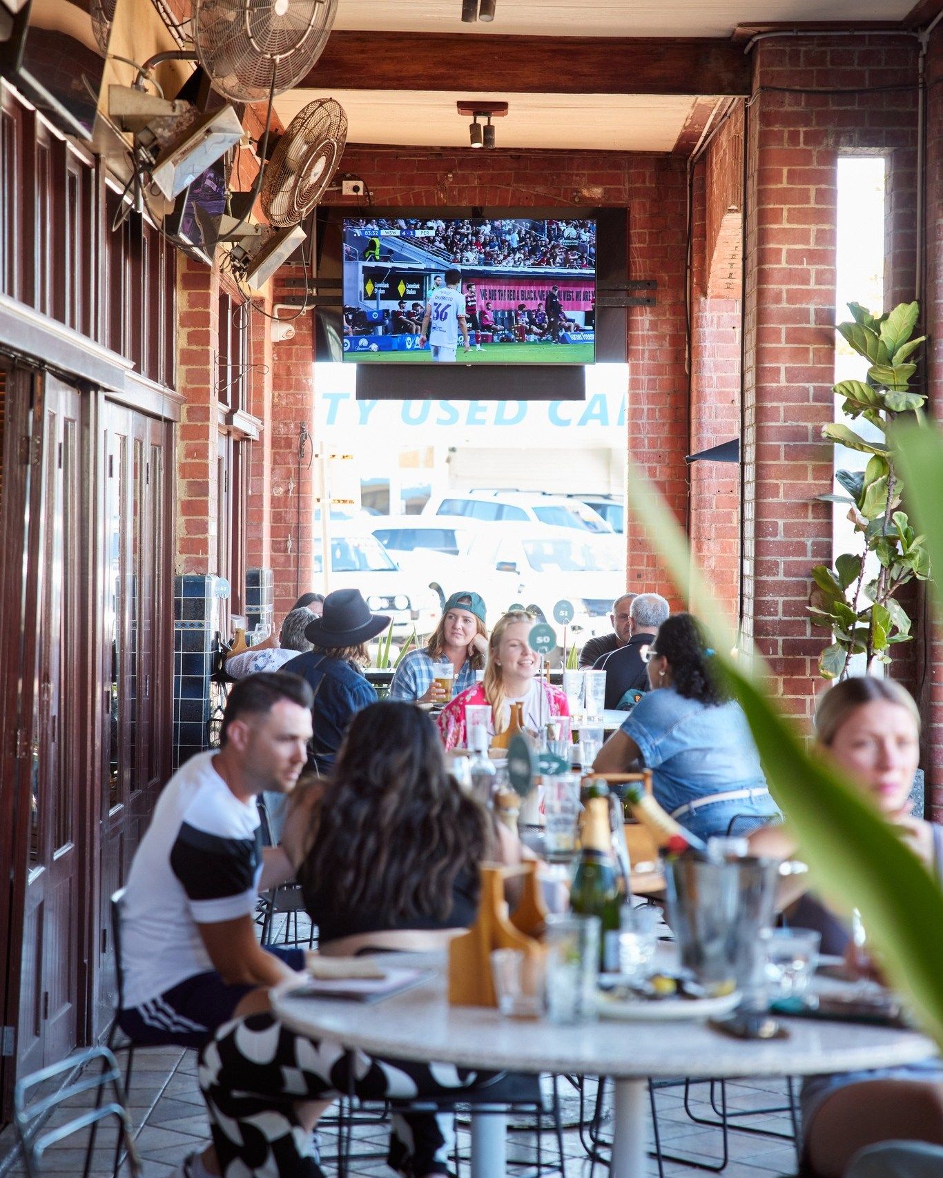 Courtyard, Victoria Park Hotel image 3