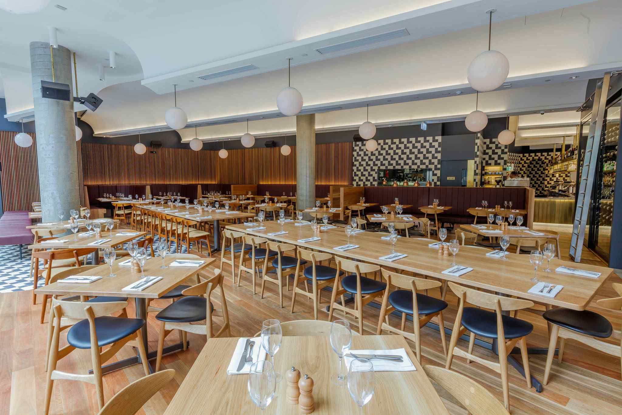 The Dining Room, Pig 'N' Whistle West End 1