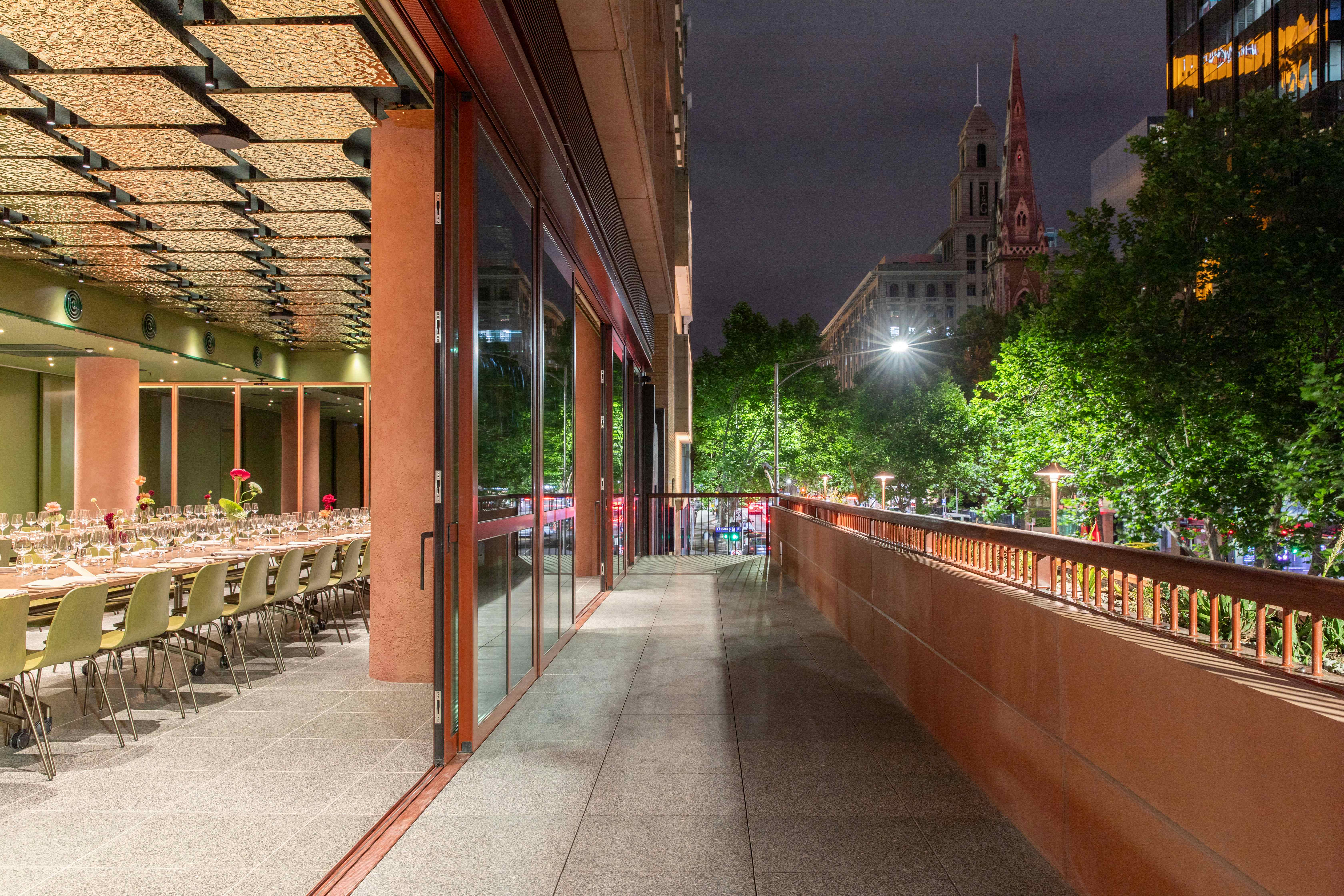 Emerald & Sage Bar, Melbourne Place image 3