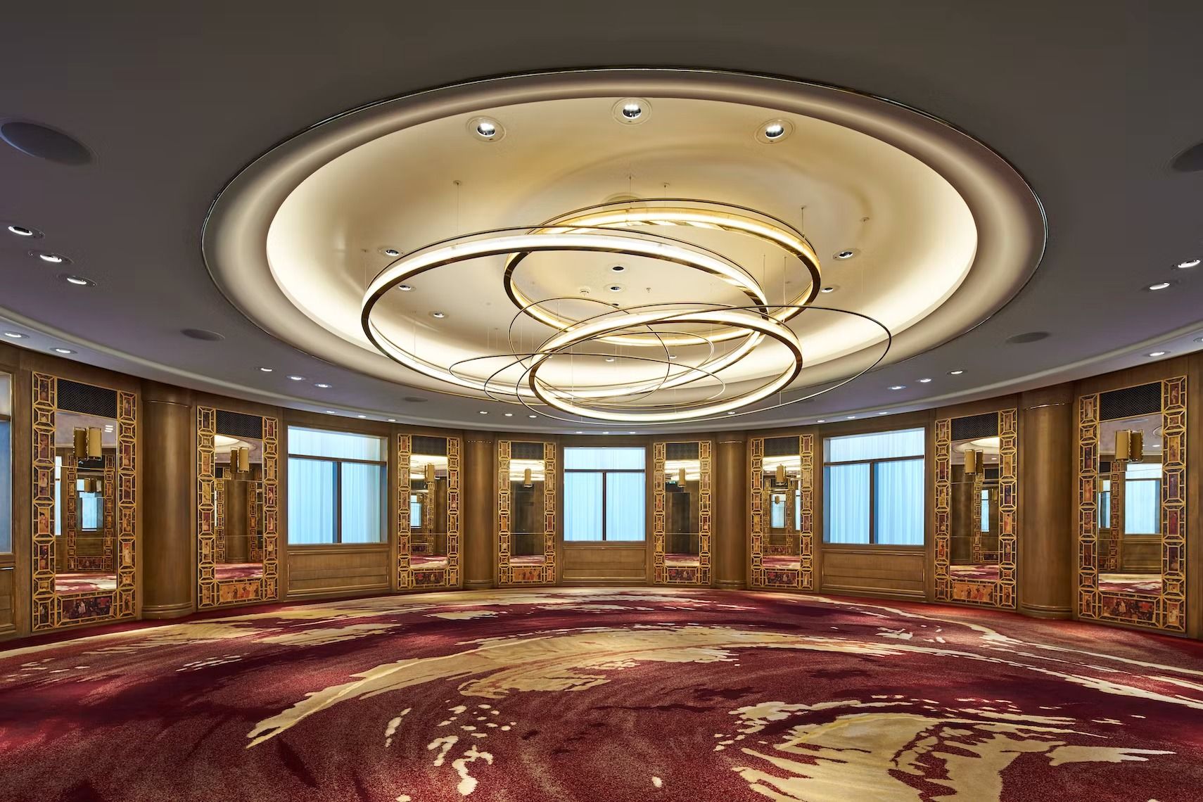 A circular ballroom in London: Merchants Hall, Four Seasons Hotel at Tower Bridge1