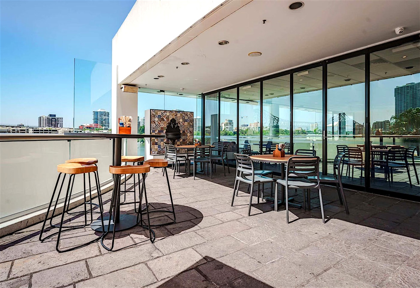 Bridge Bar, Friday's Riverside image 3