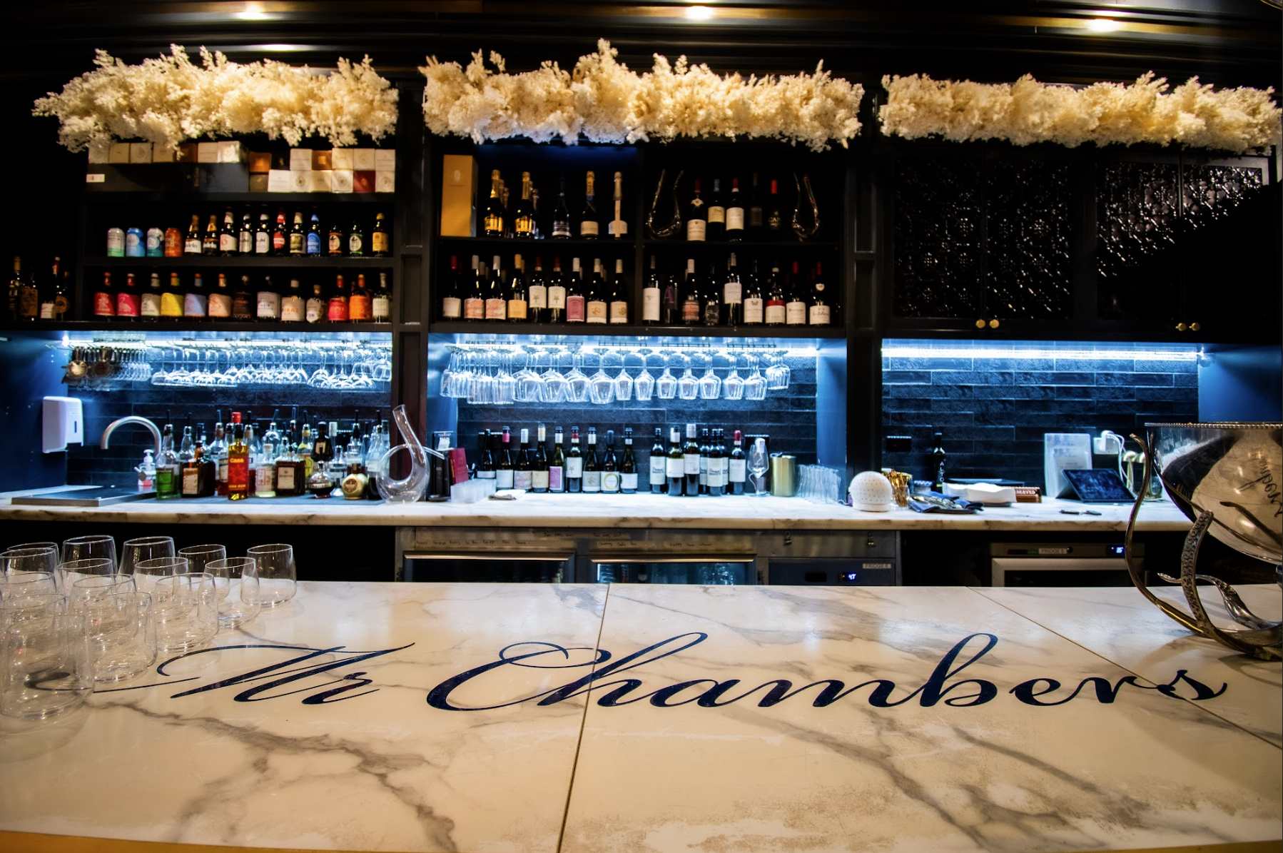 Full Venue, Mr. Chambers image 3