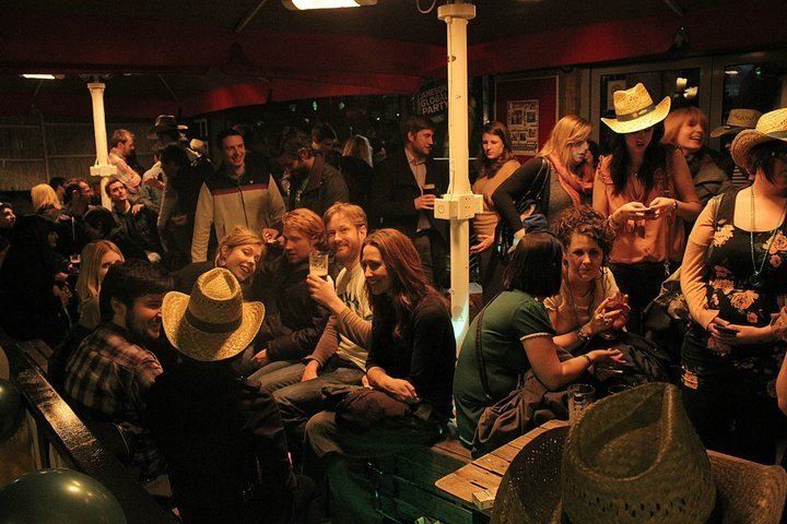 Gigis Hoxton Shoreditch beer garden 2