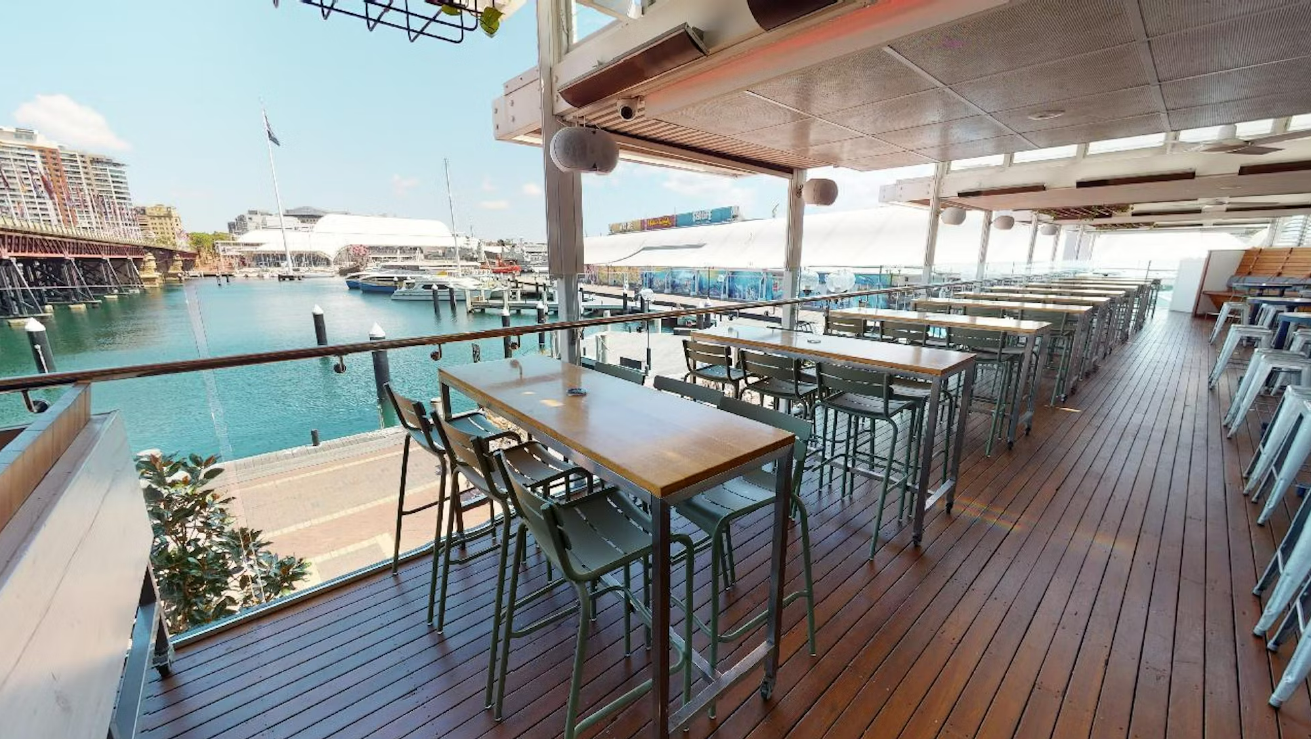 North End, Helm Bar & Bistro1