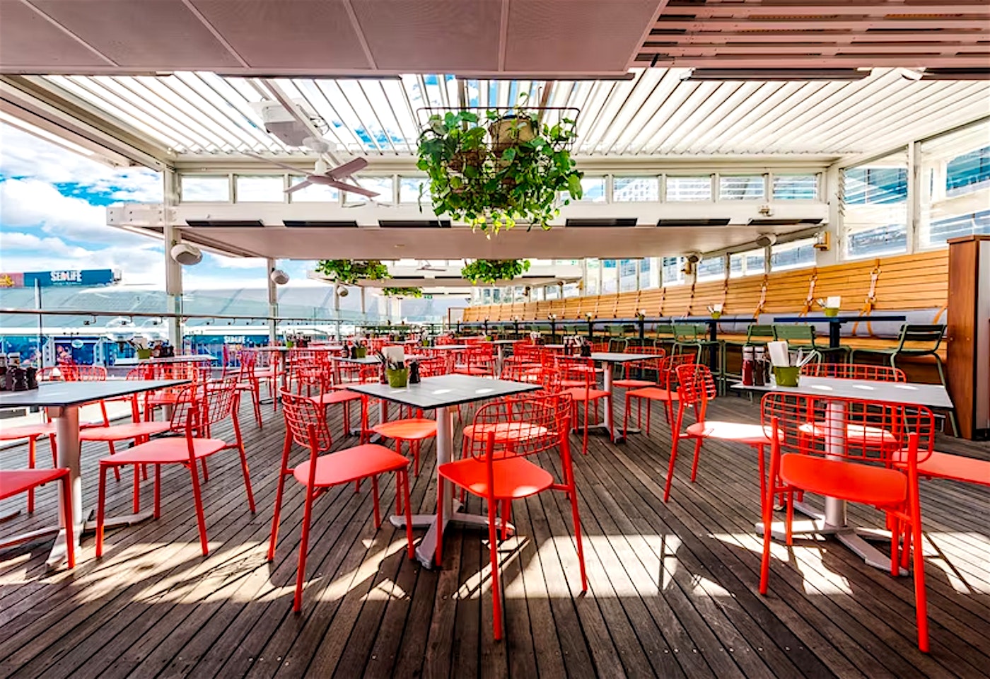 North End, Helm Bar & Bistro image 3