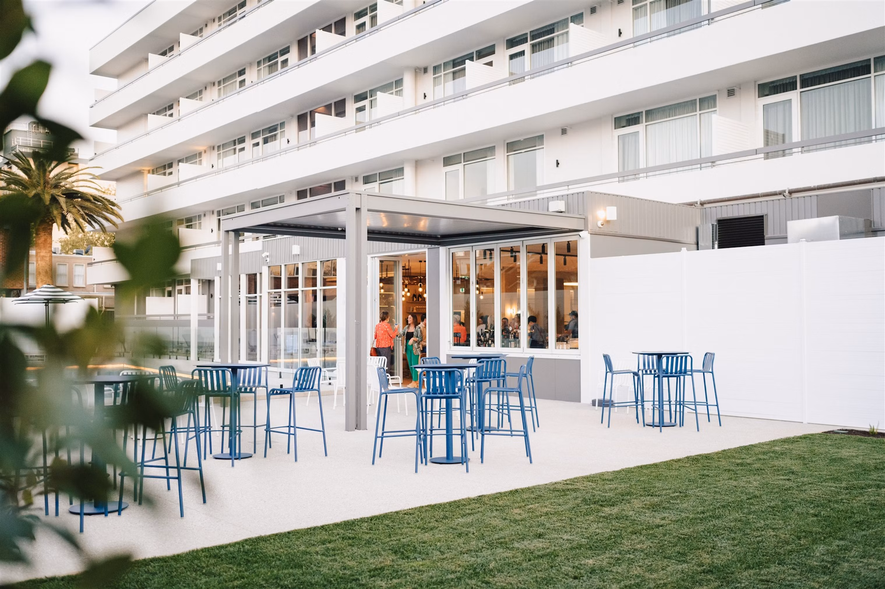 Poolside West, Hotel Alba Adelaide1