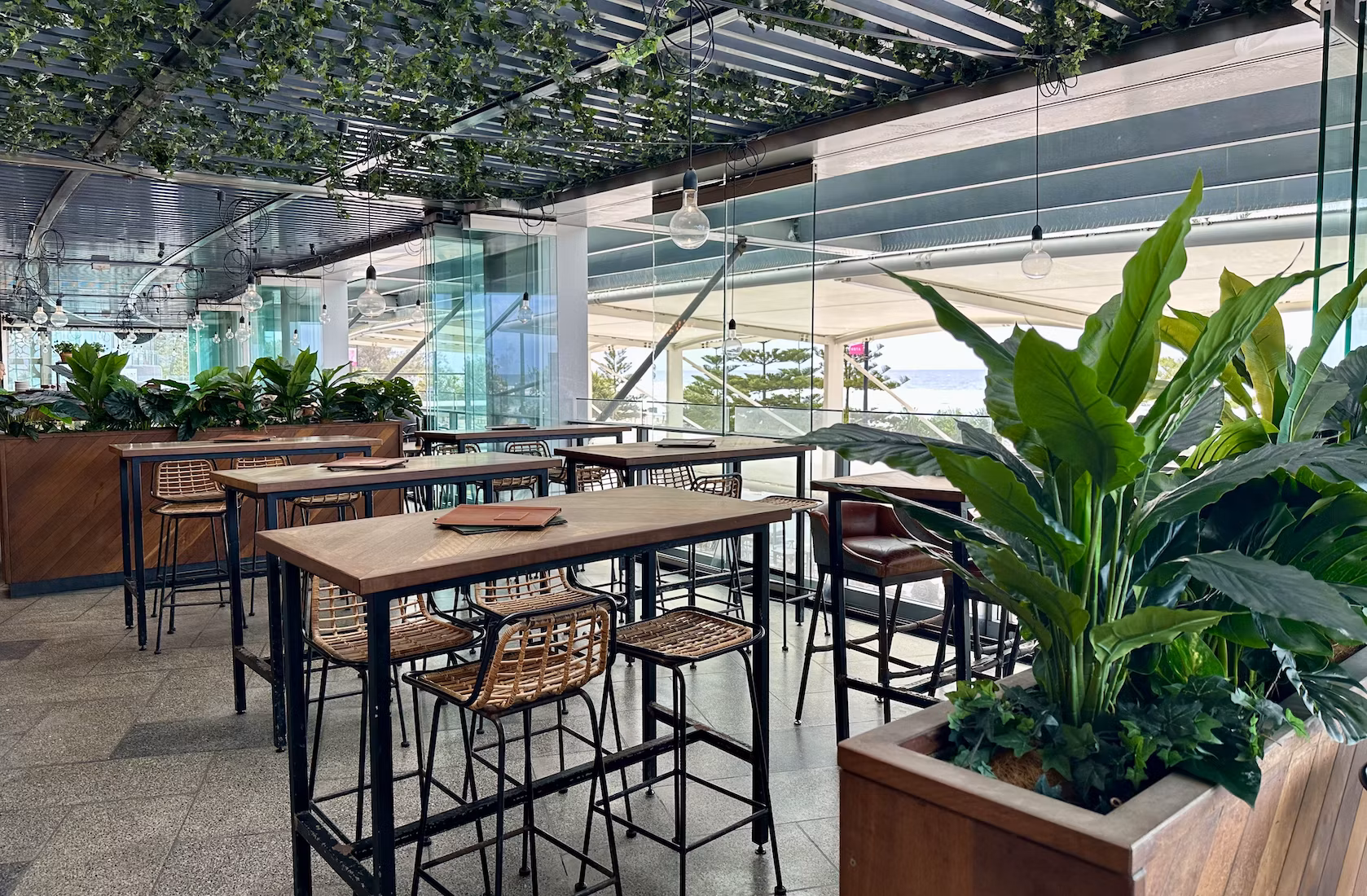 Hurricane's Bar & Grill | Beachfront View and Balcony Outdoor Seating | Venue hire Gold Coast | 3