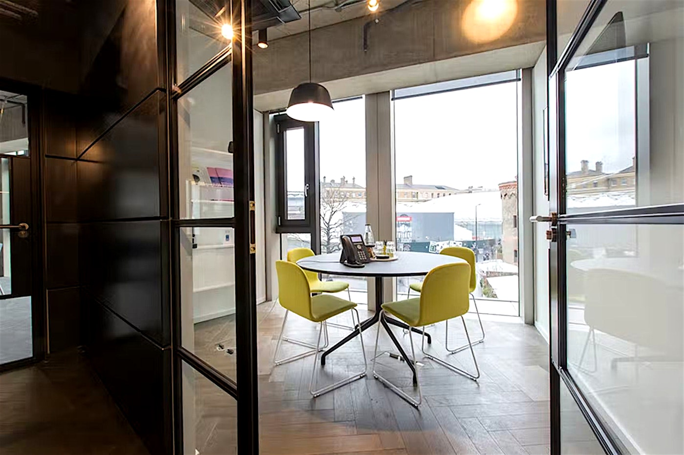 Hire a modern meeting room in Kings Cross