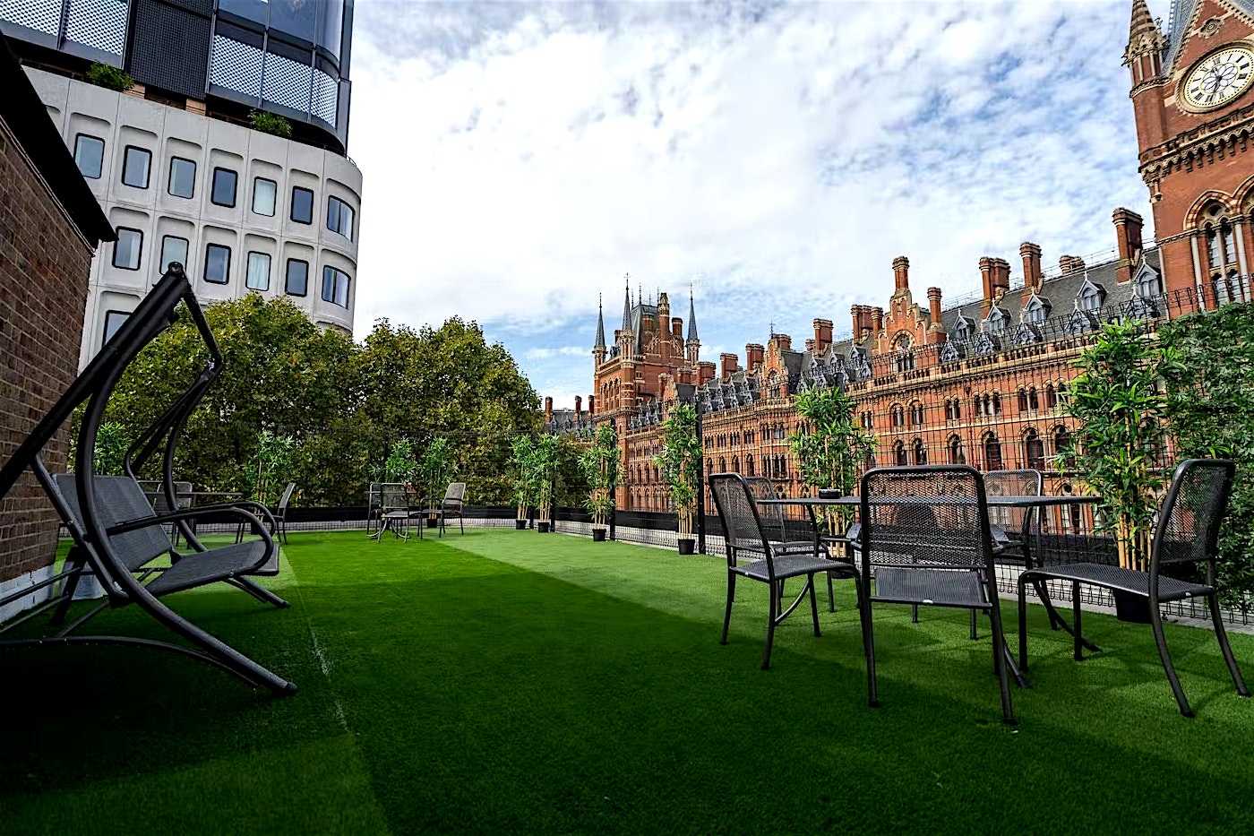 Take a break from your meeting on this open-air terrace