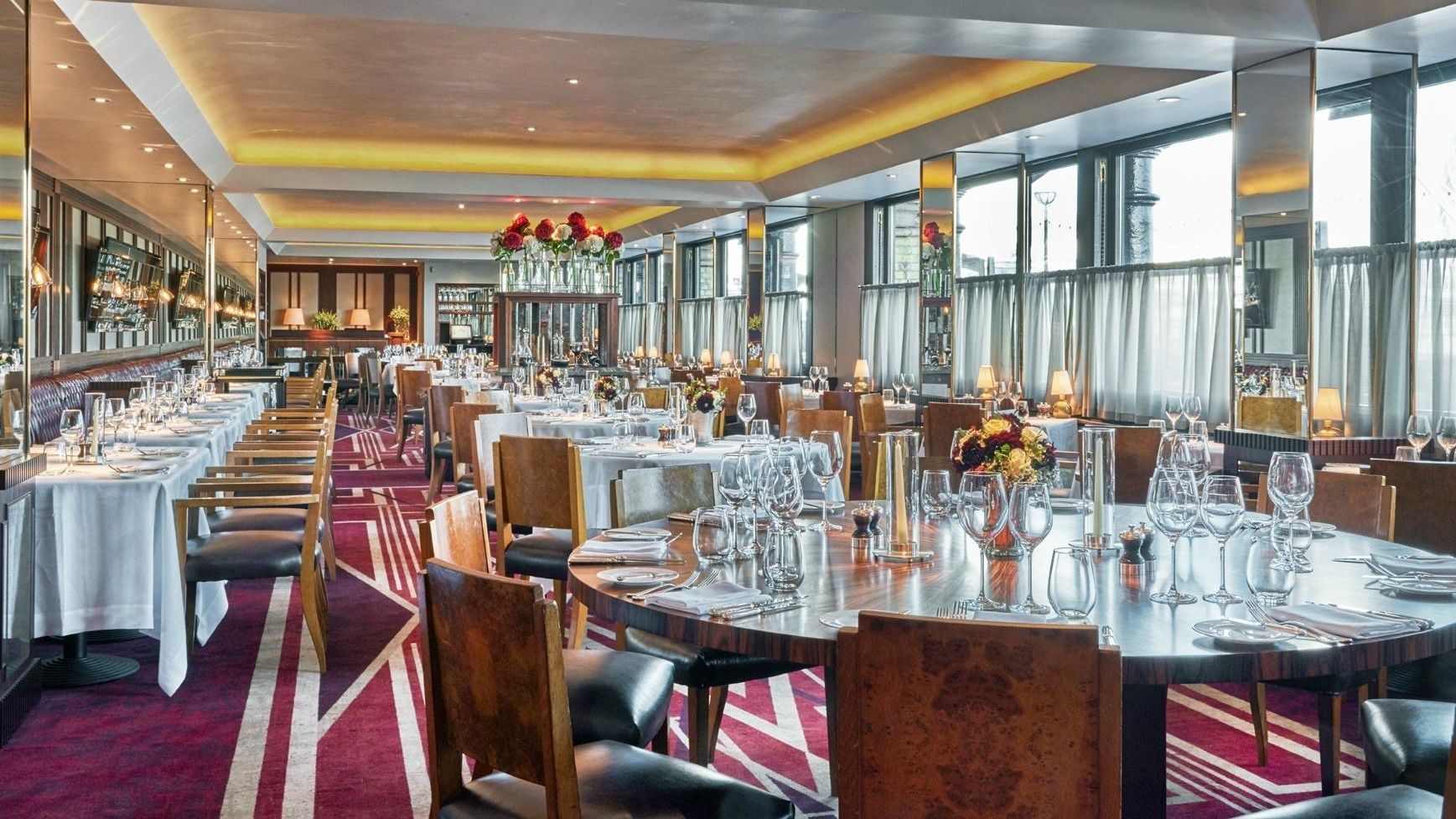 Dine like you're on the French Riveria: Le Pont de la Tour image 2