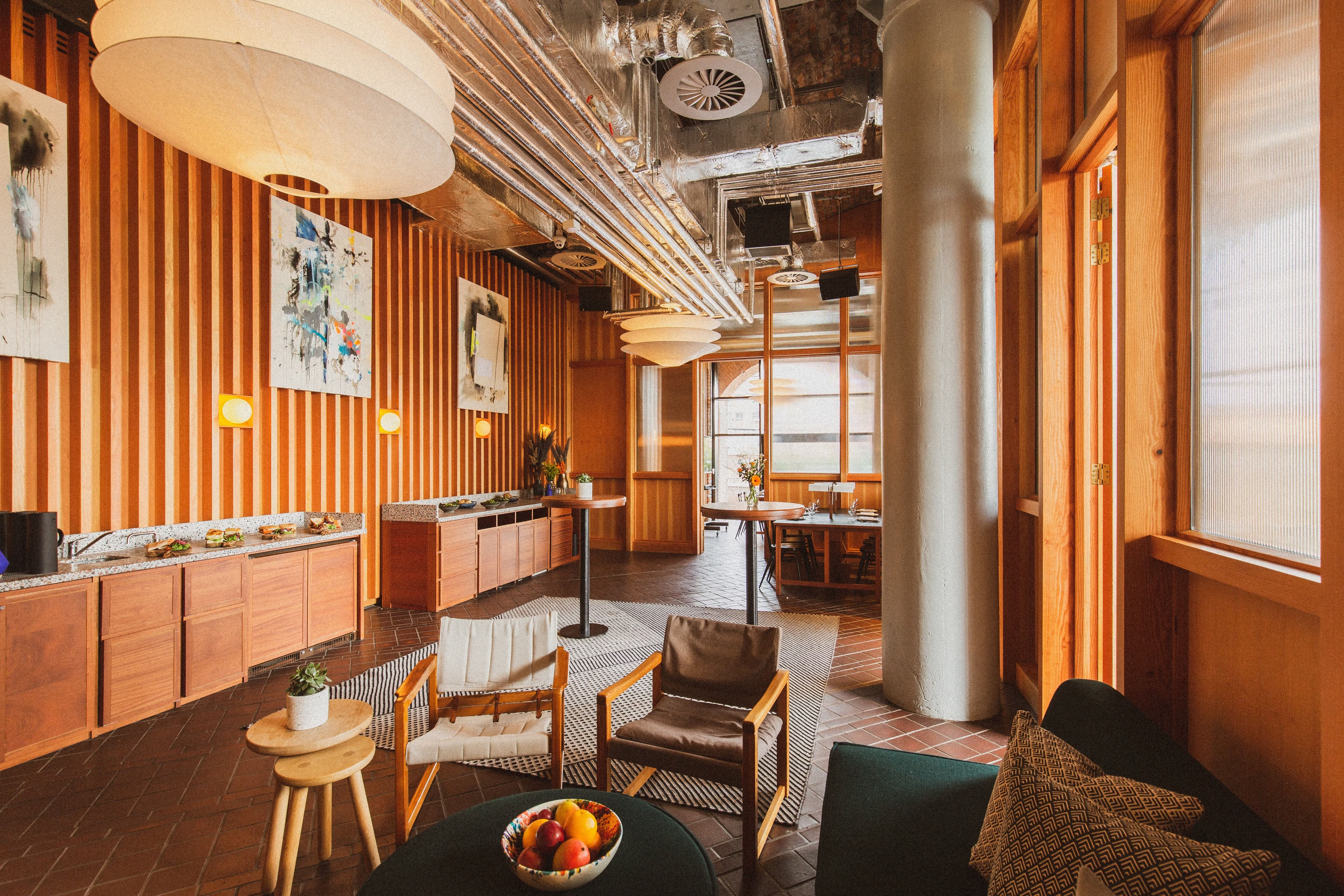 A trendy meeting space for all hours: Ducie Street Warehouse, Room 1 and 2 image 3