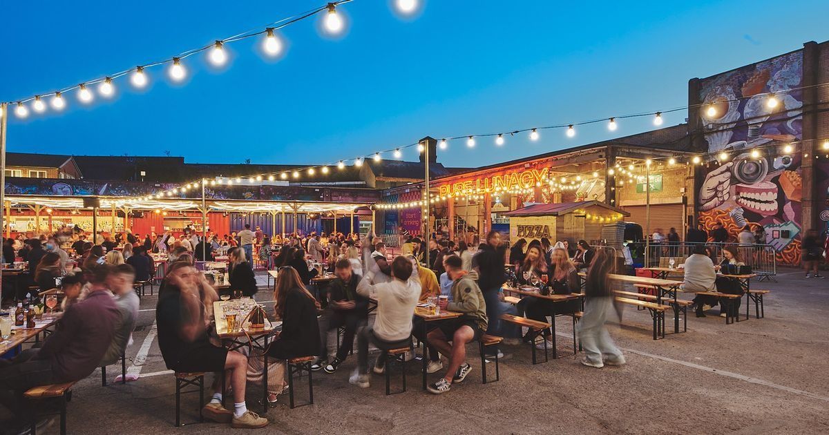 Luna Springs, outdoor bar in Birmingham