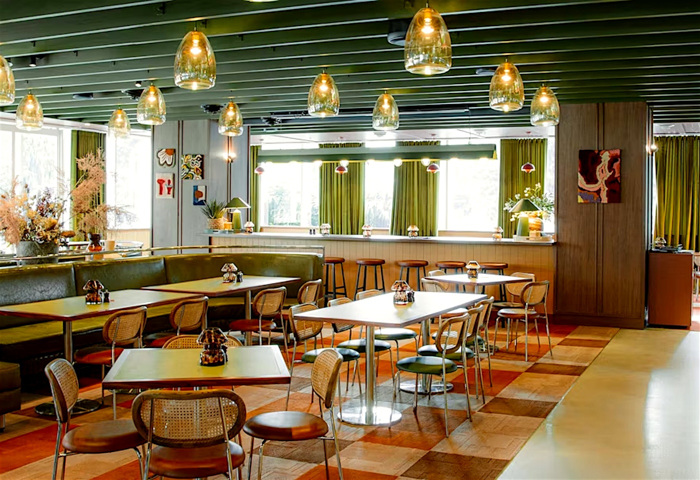 The Club, Maggie May image 2