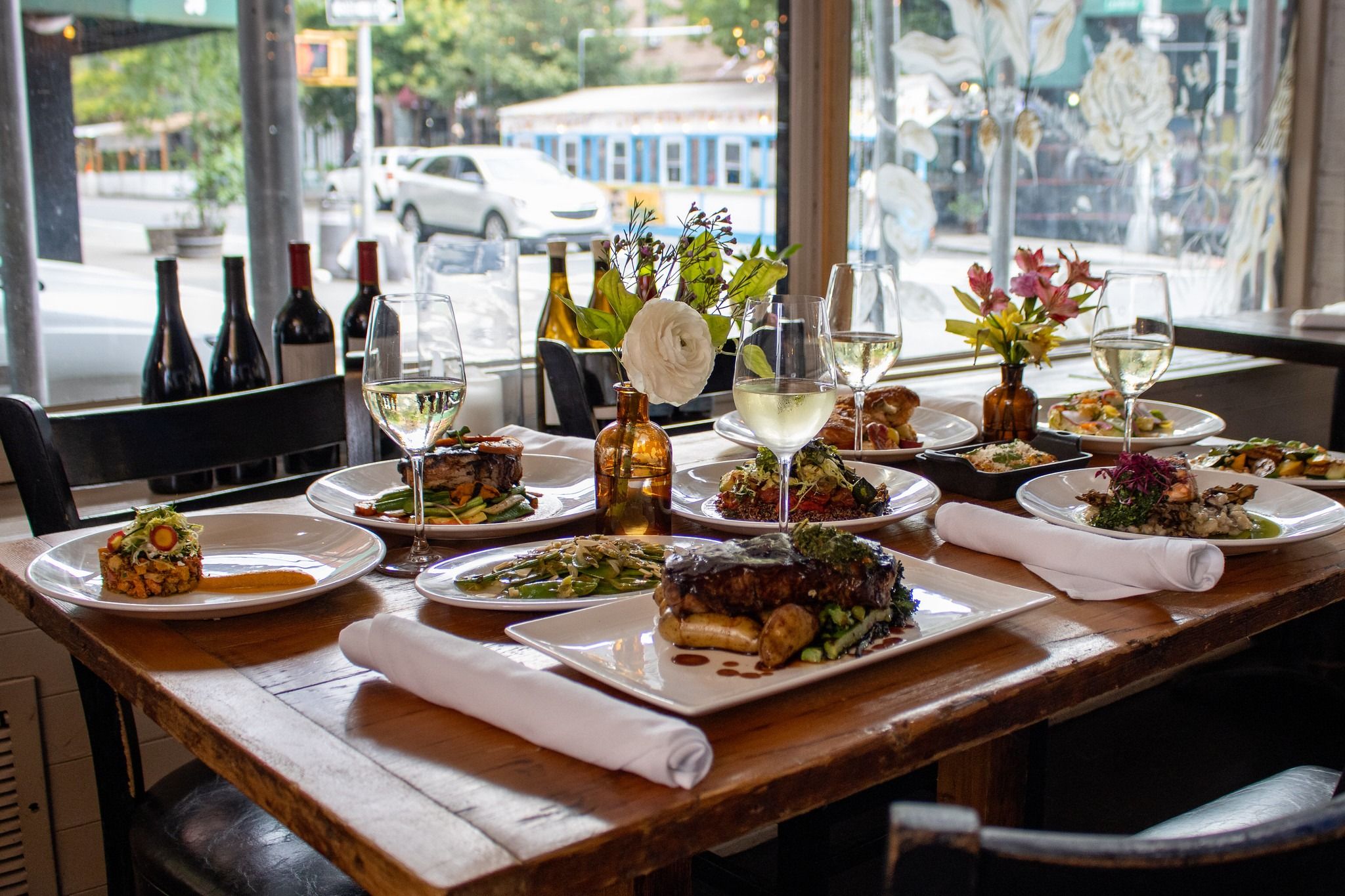 Fresh, seasonal food in a familiar setting: Market Table  image 3