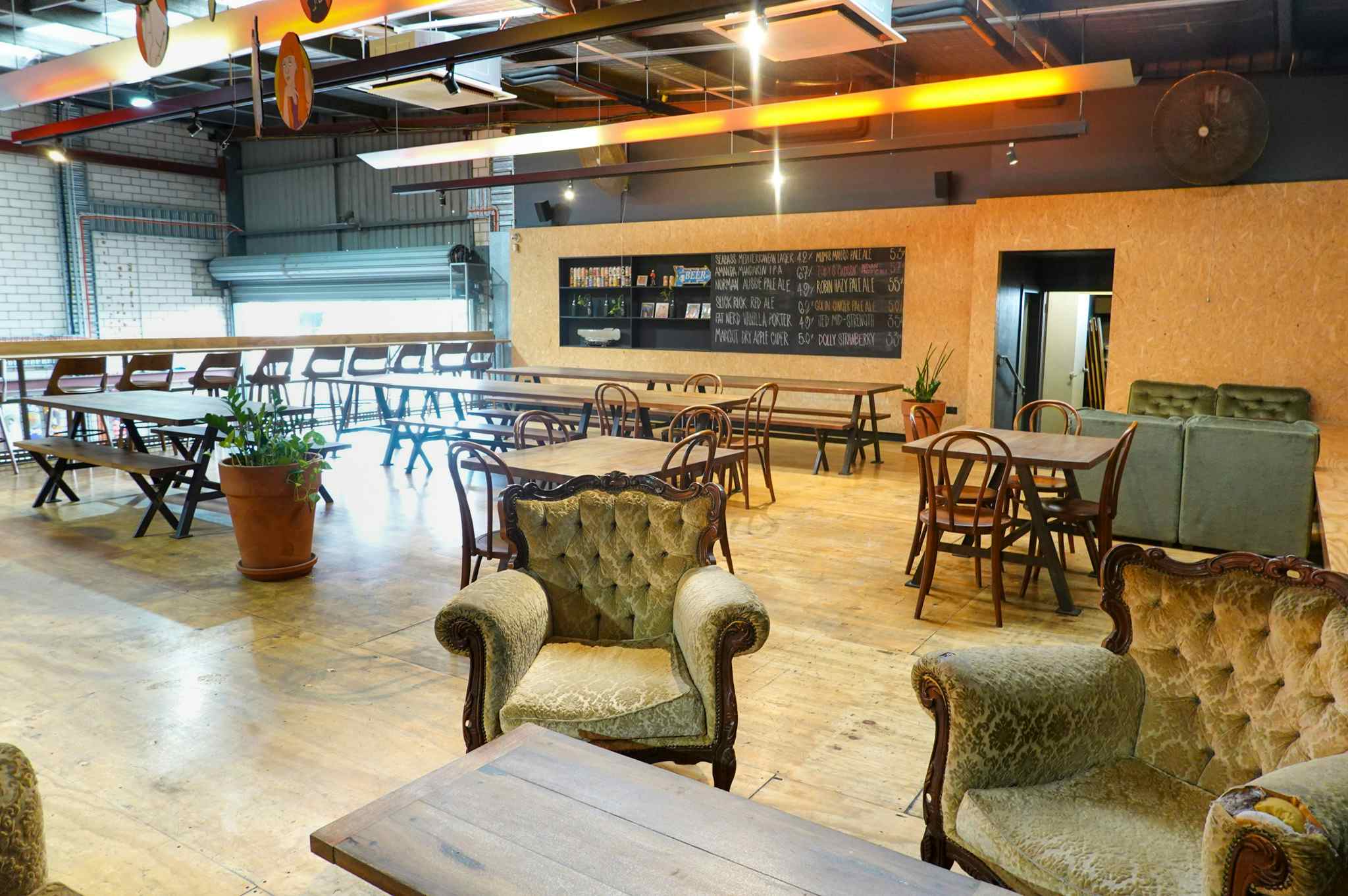 Mezzanine, Yulli's Brews1