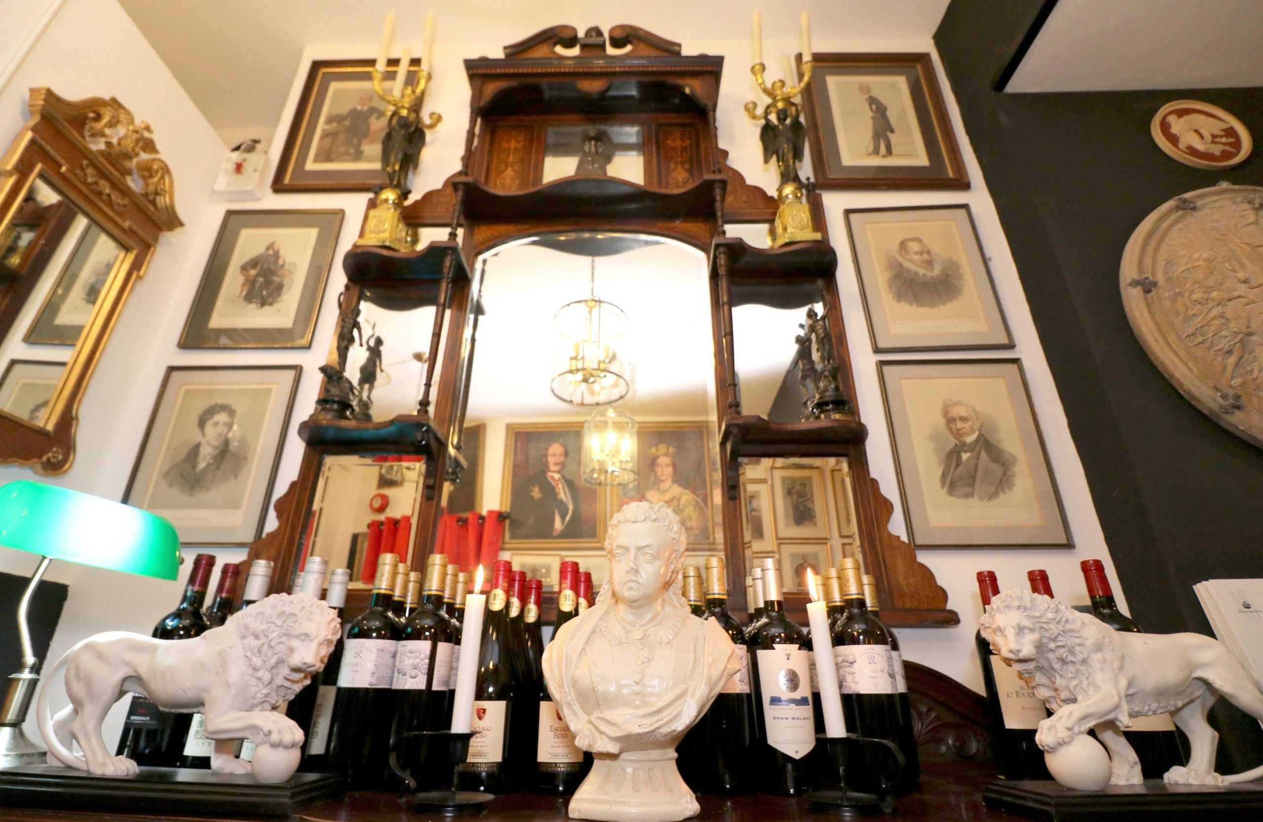 5 Cool Bars Near Charlotte Street Hire Now