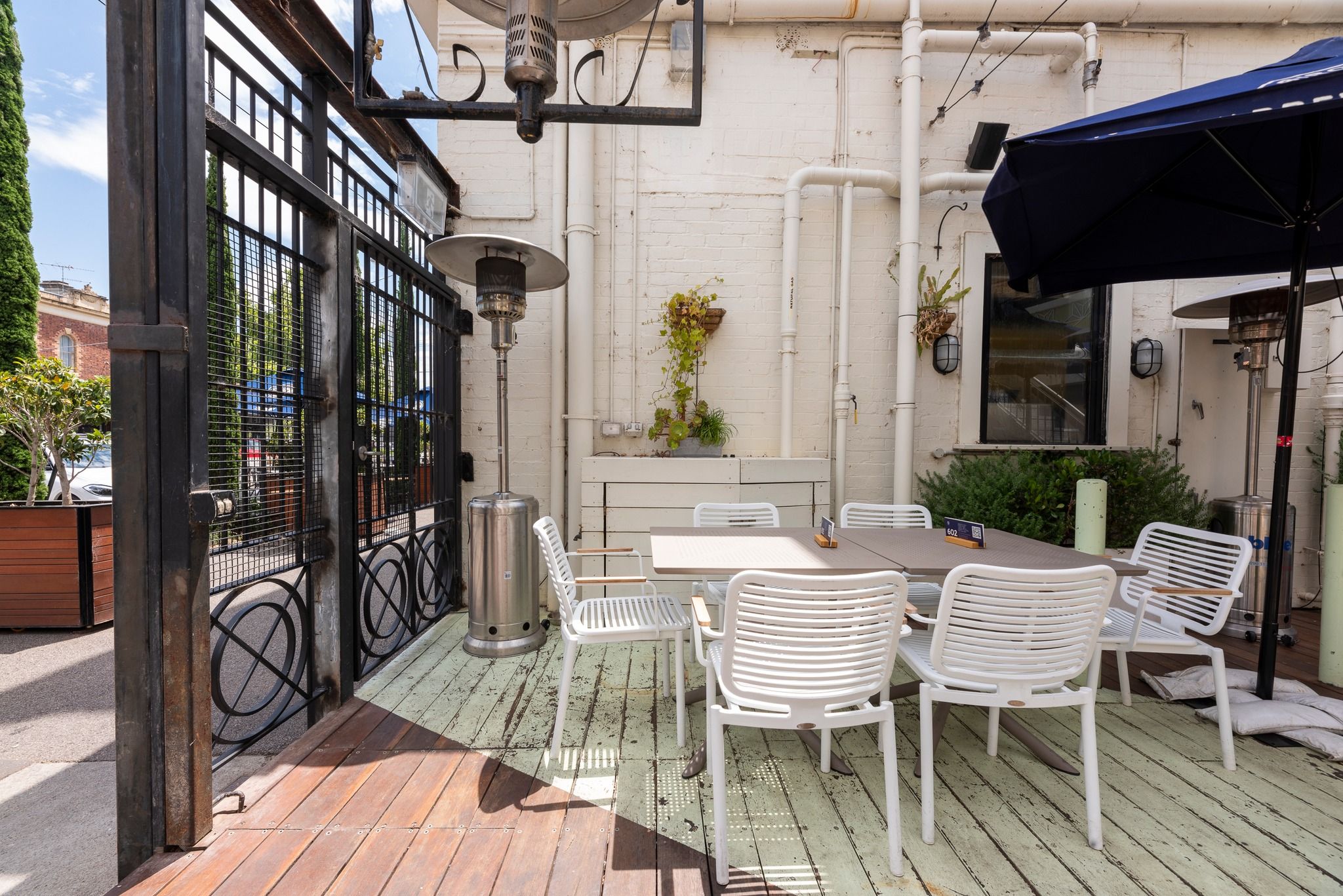 Lower Beer Garden, Middle Park Hotel1