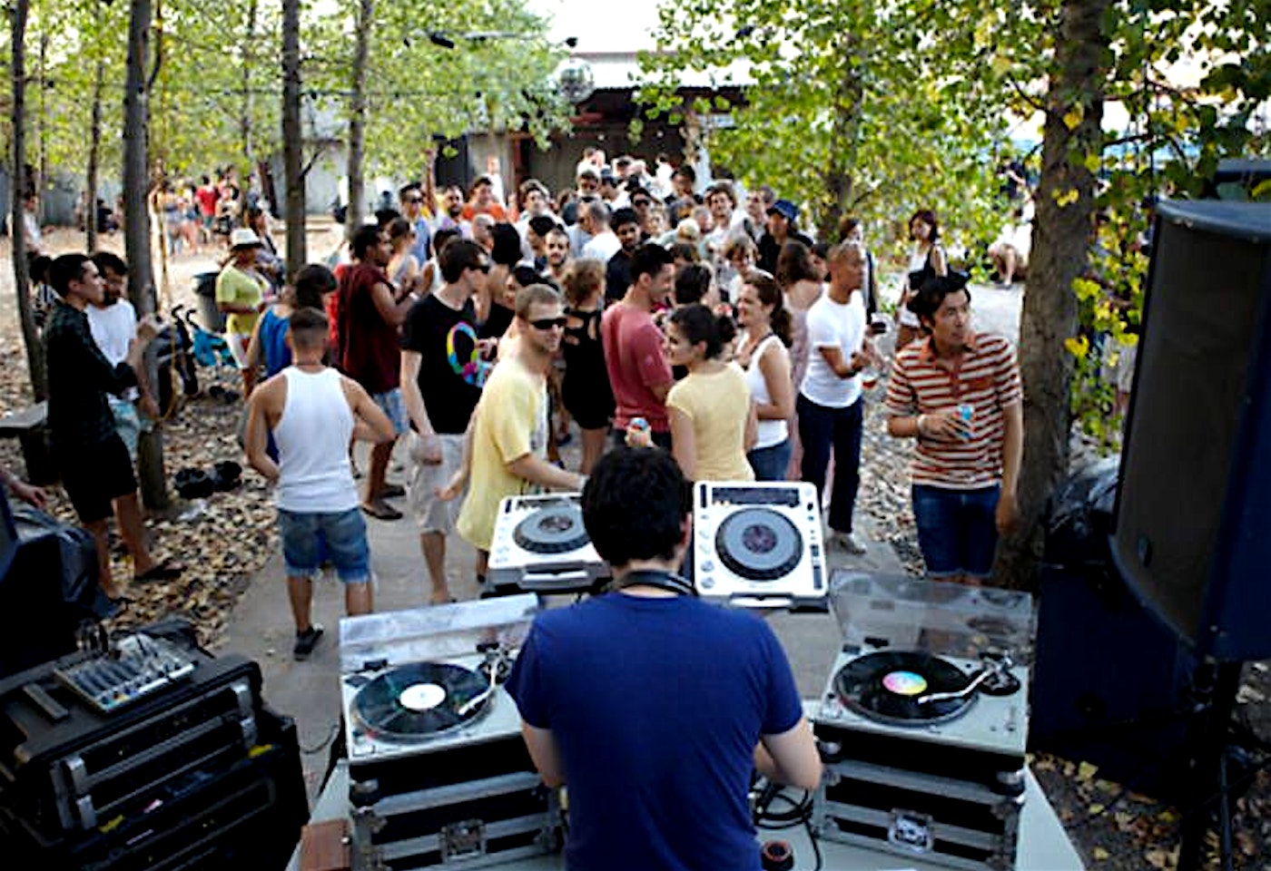 A summer party good enough for Mister Sunday: Nowadays image 2