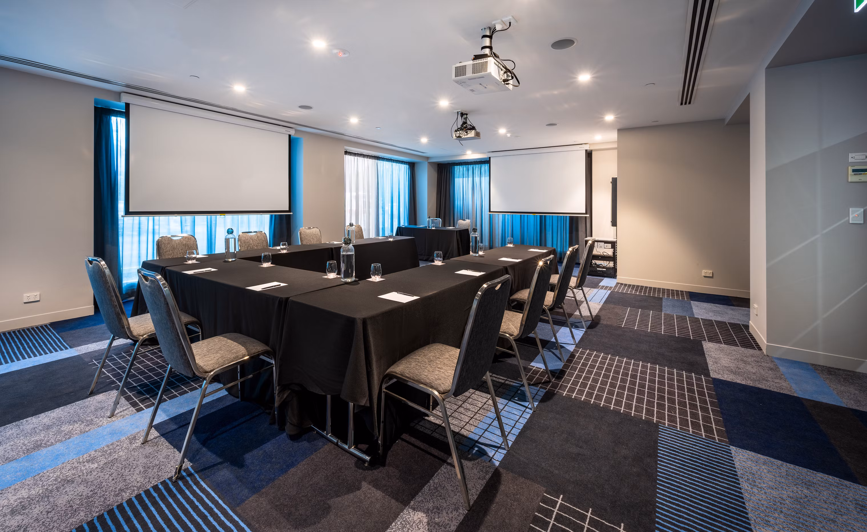 The Courtyard, Novotel Melbourne Preston1