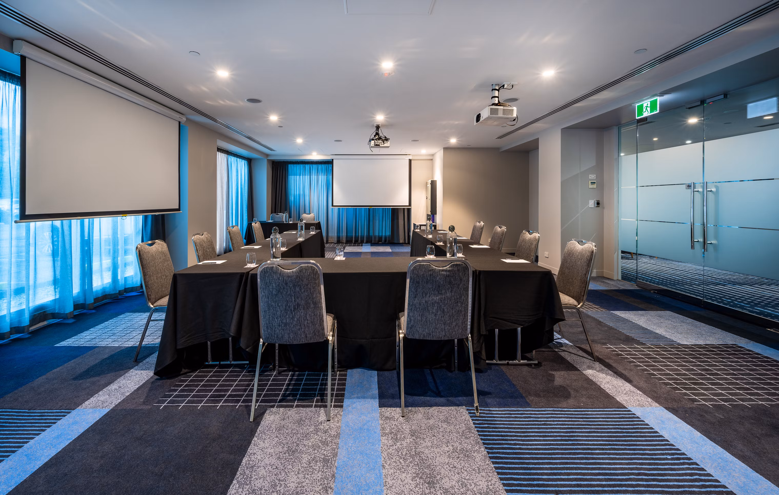 The Courtyard, Novotel Melbourne Preston image 3