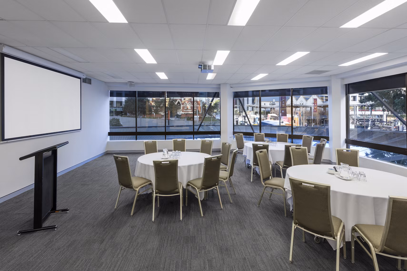 Oliver’s Room, Pullman and Mercure Brisbane King George  image 2