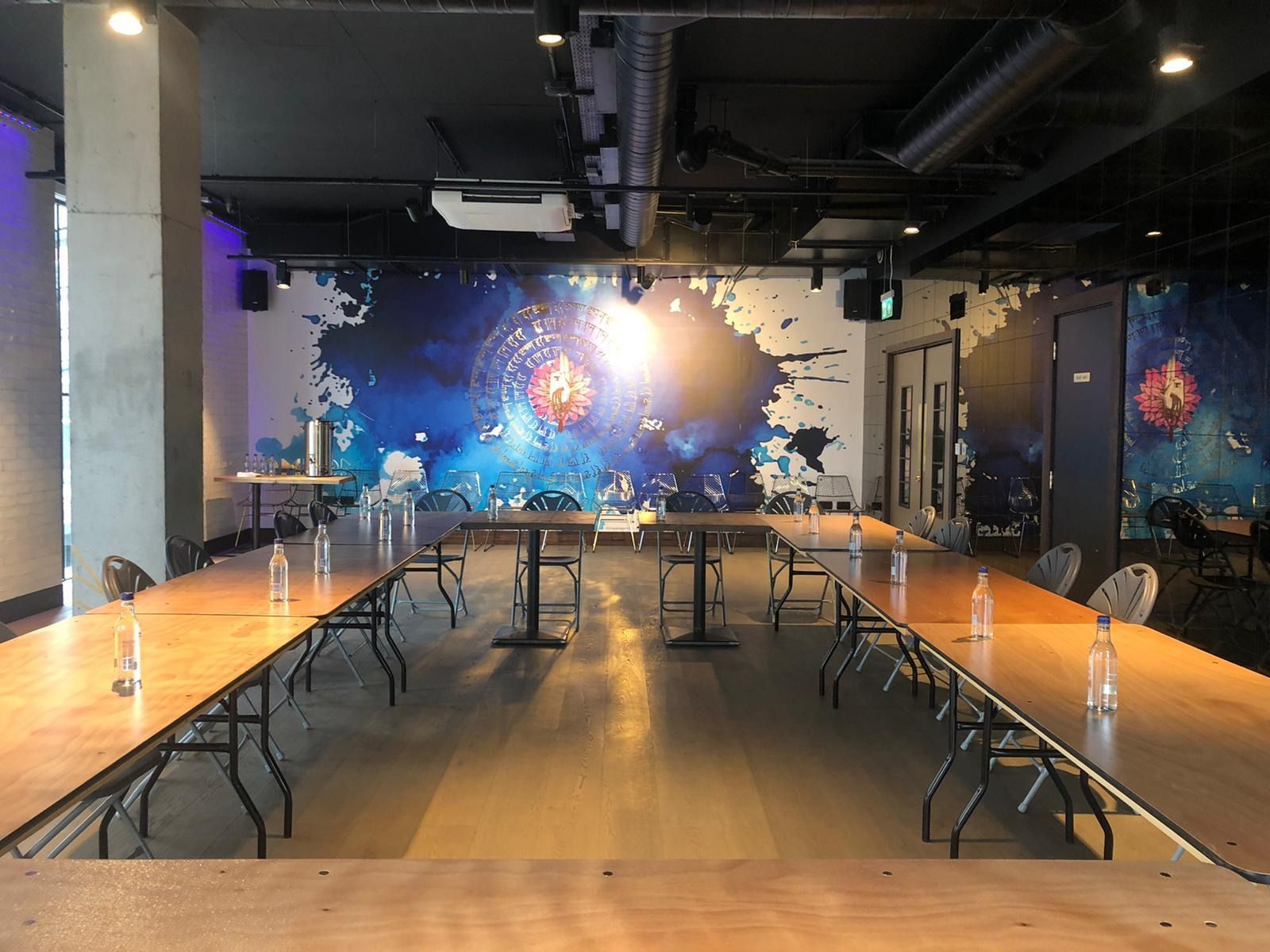 A relaxing meeting room for thinking and wellbeing: OmNom1