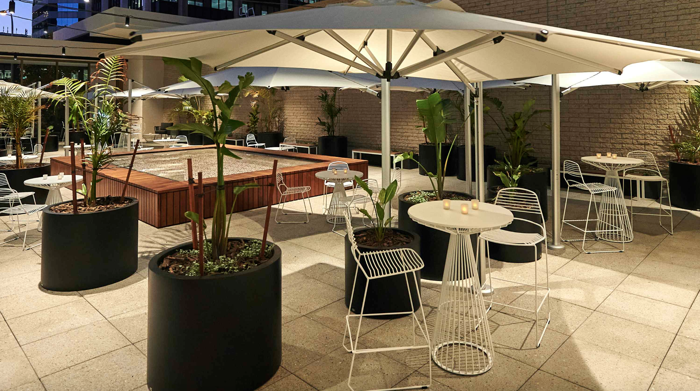 Outdoor Piazza, Parmelia Hilton Perth image 3