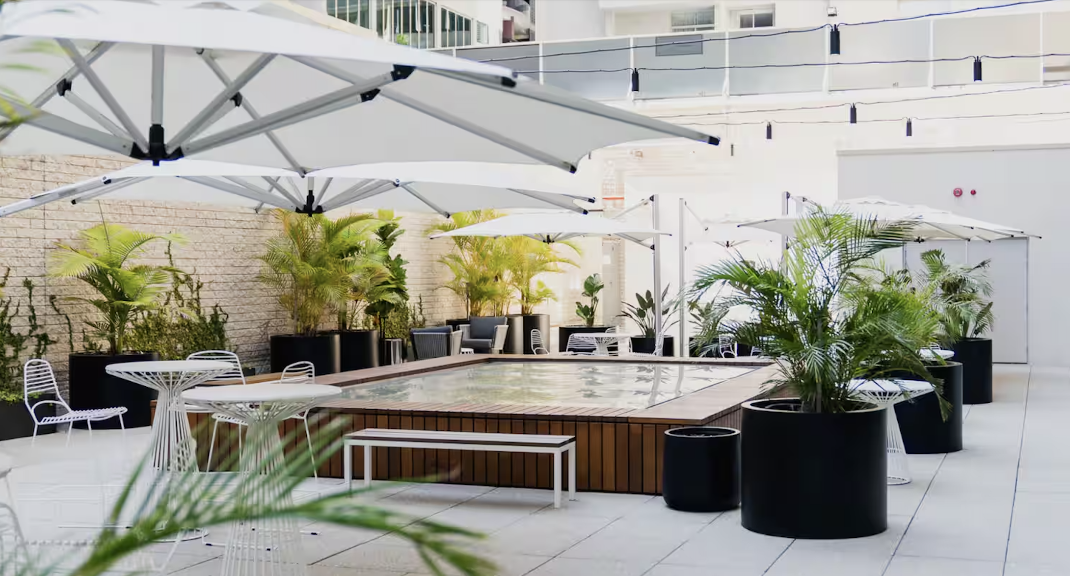 Outdoor Piazza, Parmelia Hilton Perth image 2