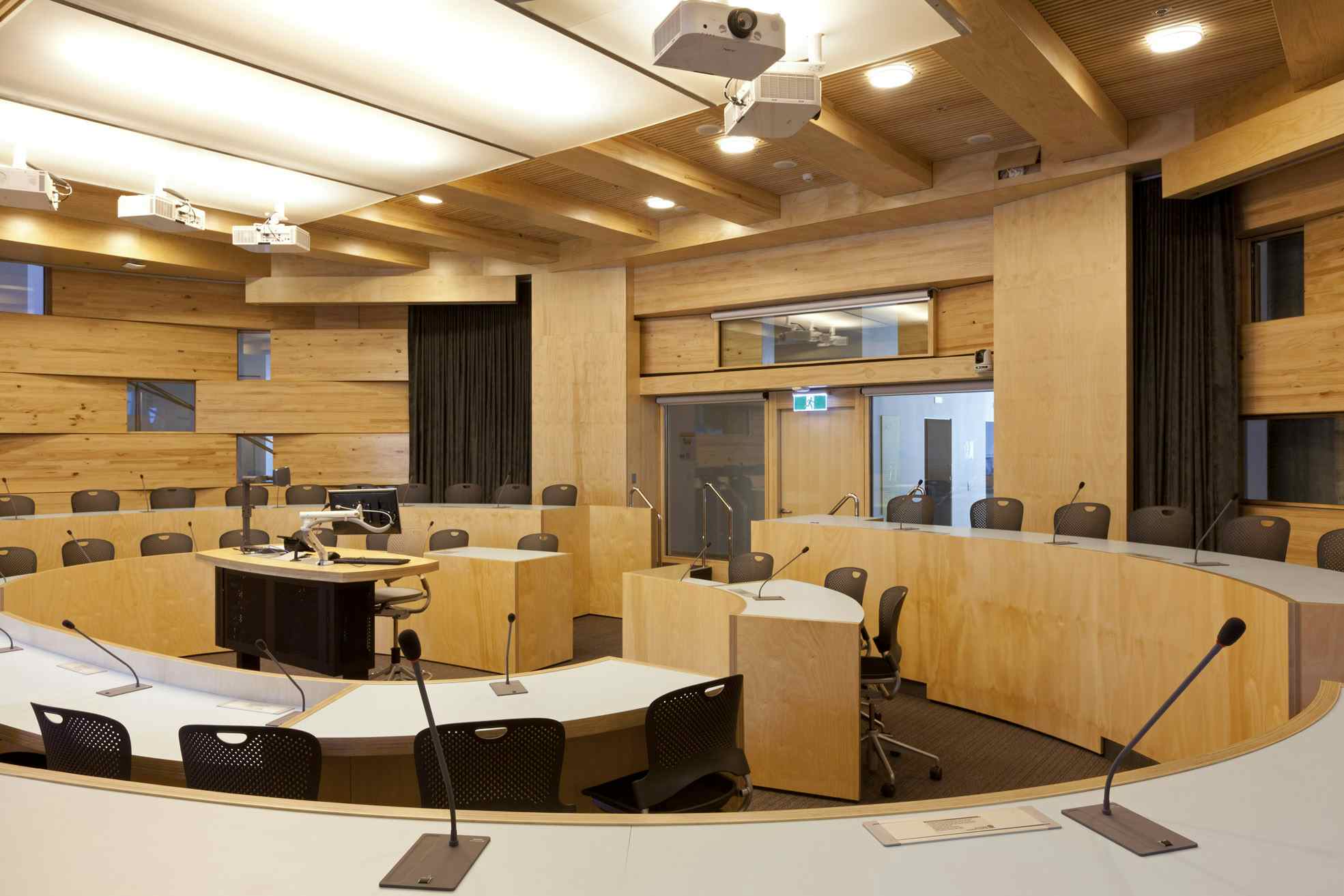 Oval Classroom, University of Technology Sydney  image 3