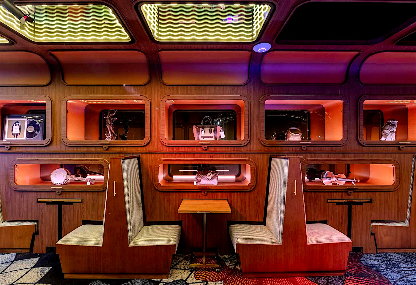 Level 1 (Pawn Parlour), Pawn & Co1