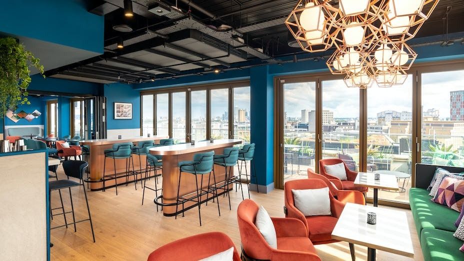 A luxury high-rise meeting room: PocketSquare Skyline Bar1
