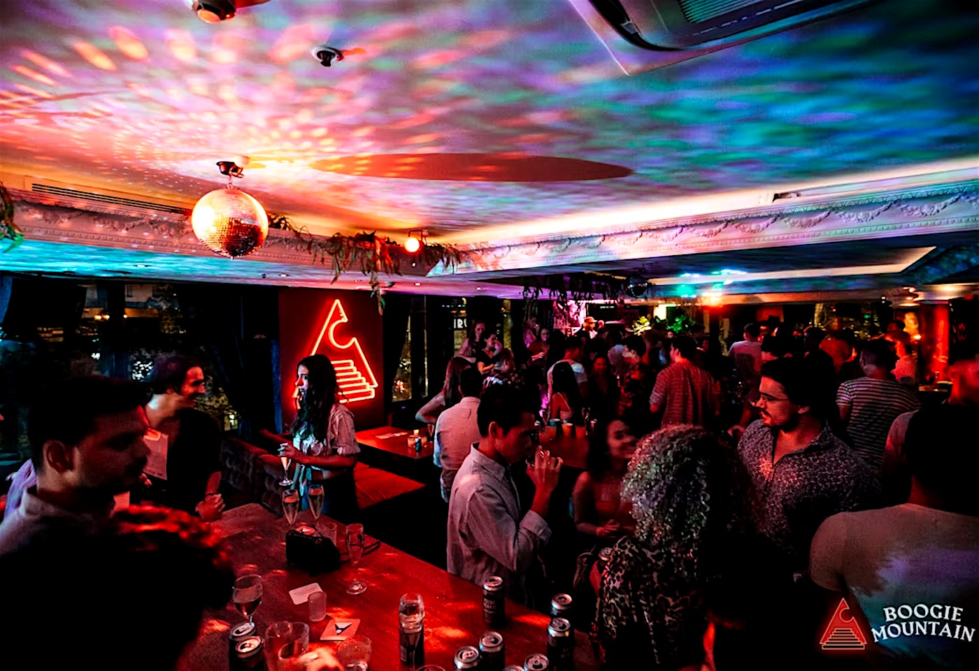 Potts Point Hotel, Boogie Mountain1