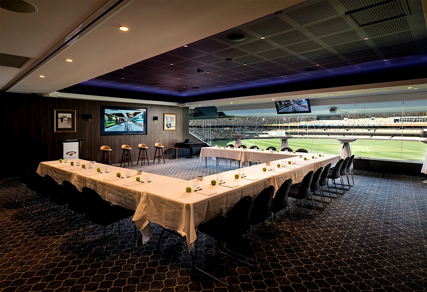 Mirror Room, Queensland Cricketers' Club1